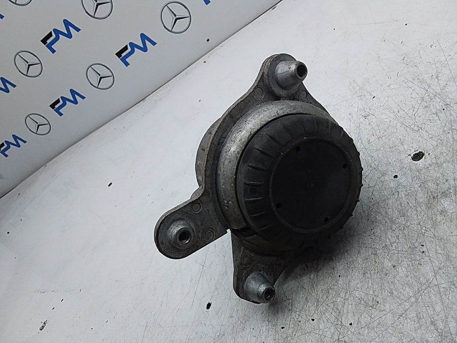 MERCEDES BENZ  E-CLASS  W213  ENGINE MOUNT LEFT NS A2132400500 FMR341