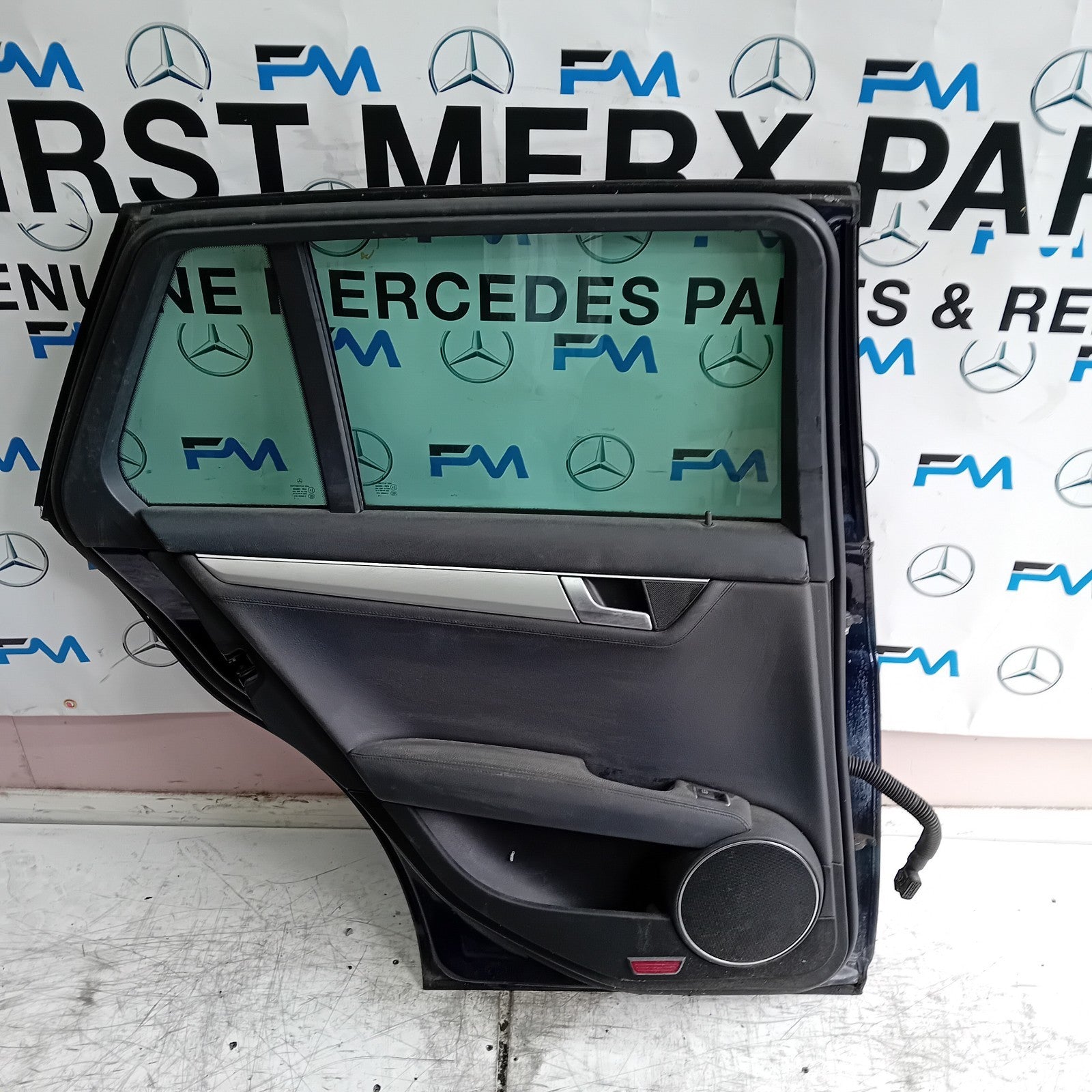 MERCEDES C-CLASS W204 PASSENGER REAR DOOR NSR BLUE 2008-14 COMPLETE FMD233