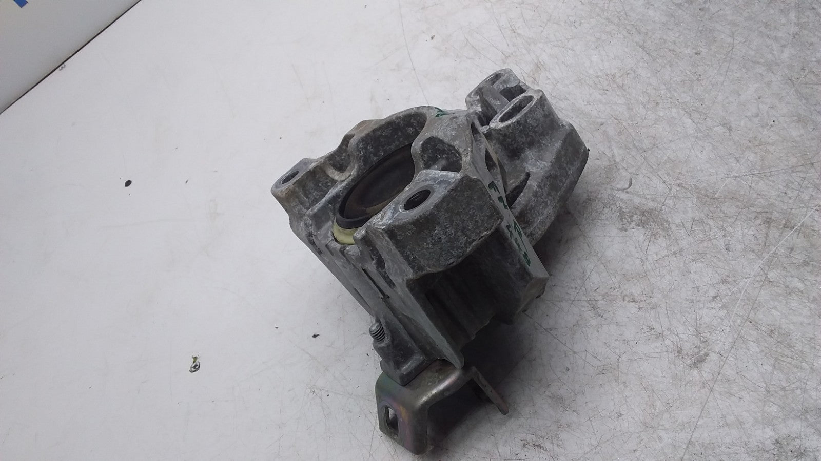 MERCEDES BENZ A-CLS W176 PETROL ENGINE MOUNT LEFT SIDE A2462400617 FMR448