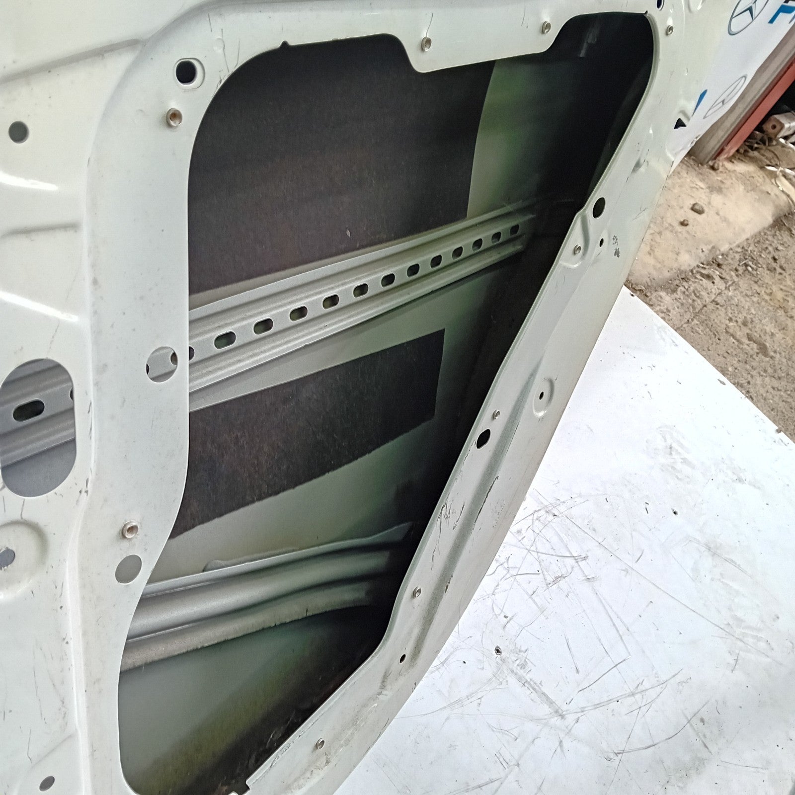 MERCEDES BENZ A-CLASS W176 DRIVER SIDE REAR DOOR O/S/R INCOMPLETE WHITE FMD29 