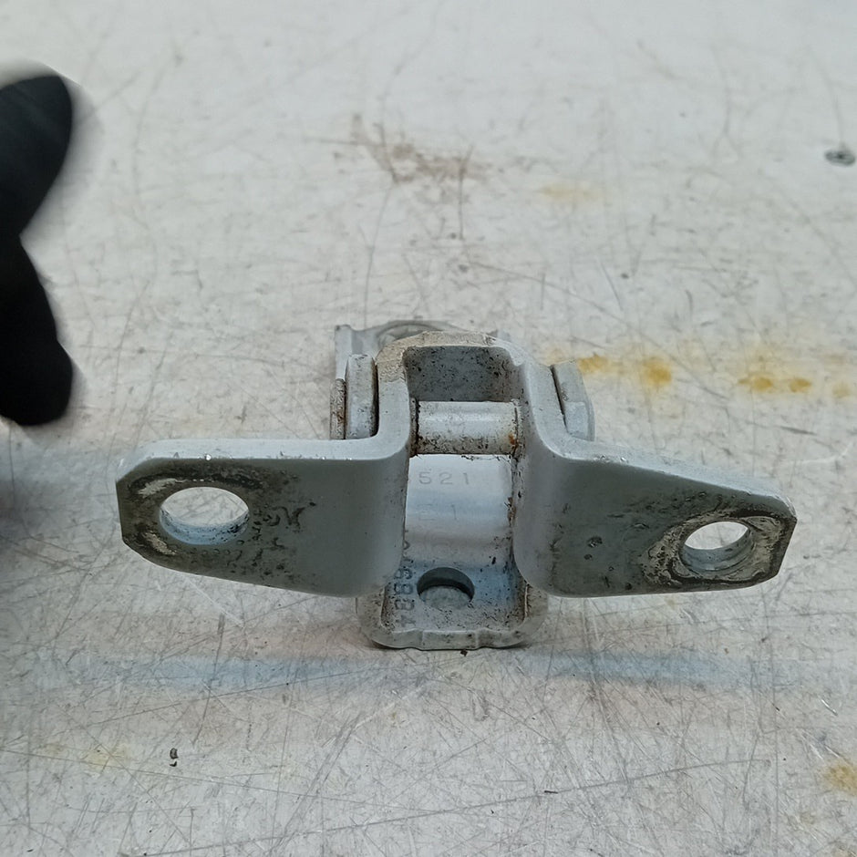 MITSUBISHI OUTLANDER MK3  FRONT DOOR HINGE PANEL A521 A046834 FM001640