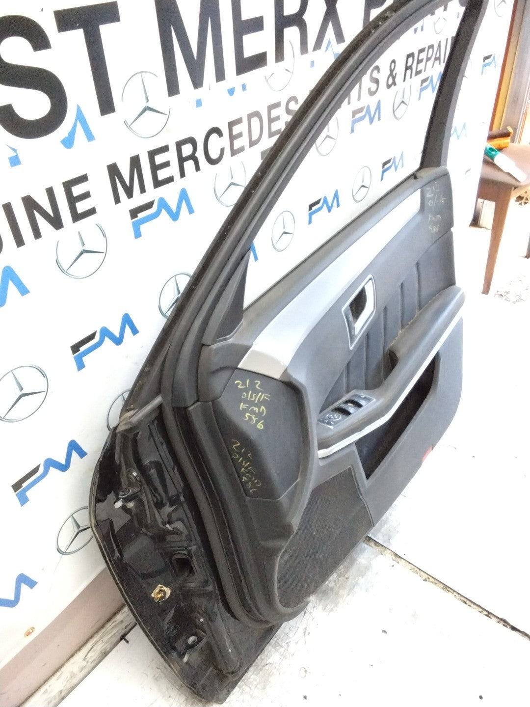 MERCEDES E-CLS W212  DRIVER FRONT DOOR OSF BLACK 2009-16 COMPLETE FMD586