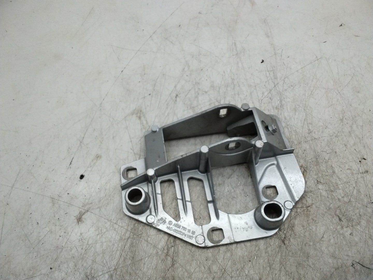 MERCEDES BENZ  C-CLASS W205 TAILGATE TRUNK BOOT RIGHT HINGE A2057501628 FMR163