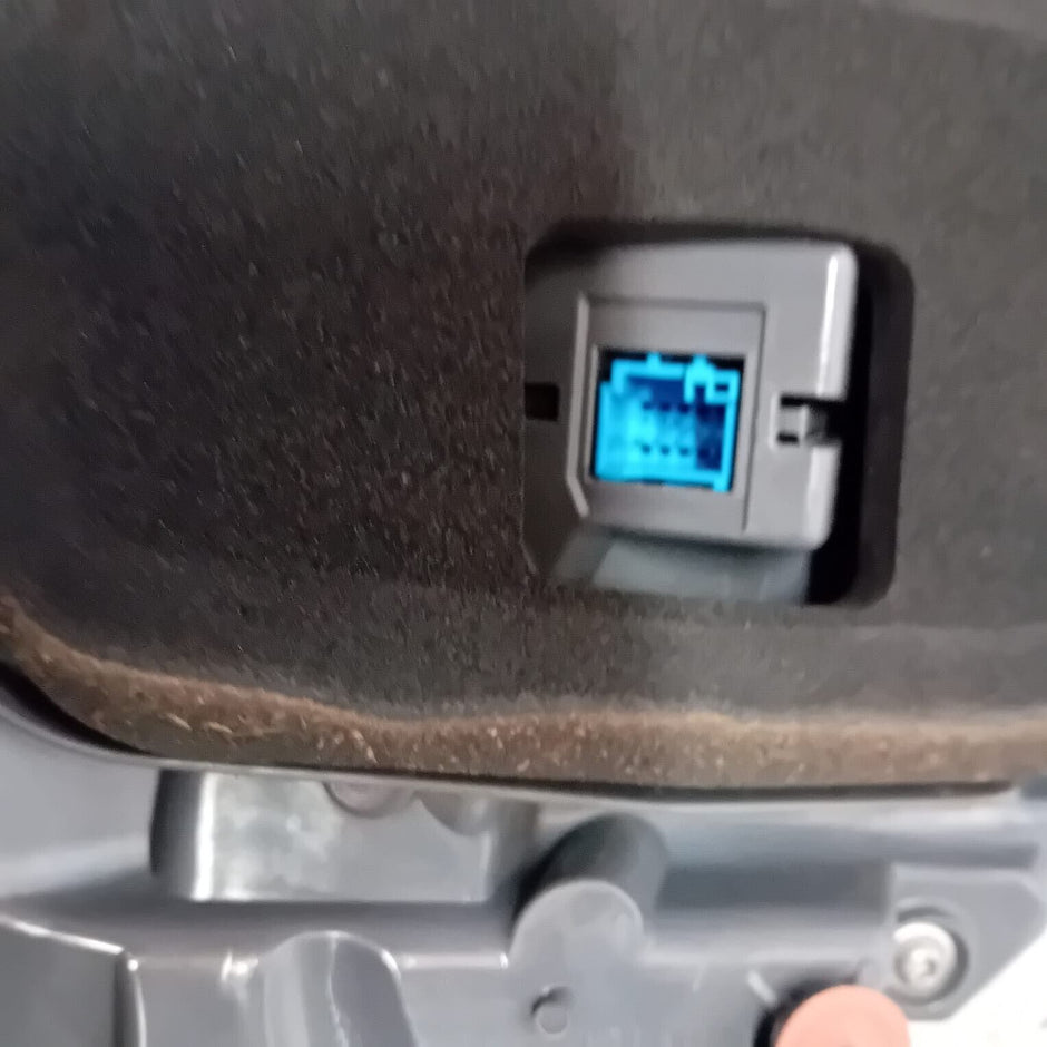 MERCEDES BENZ E-CLASS W213 E63 PASSENGER SIDE (NEAR SIDE) REAR LIGHT A2139067900