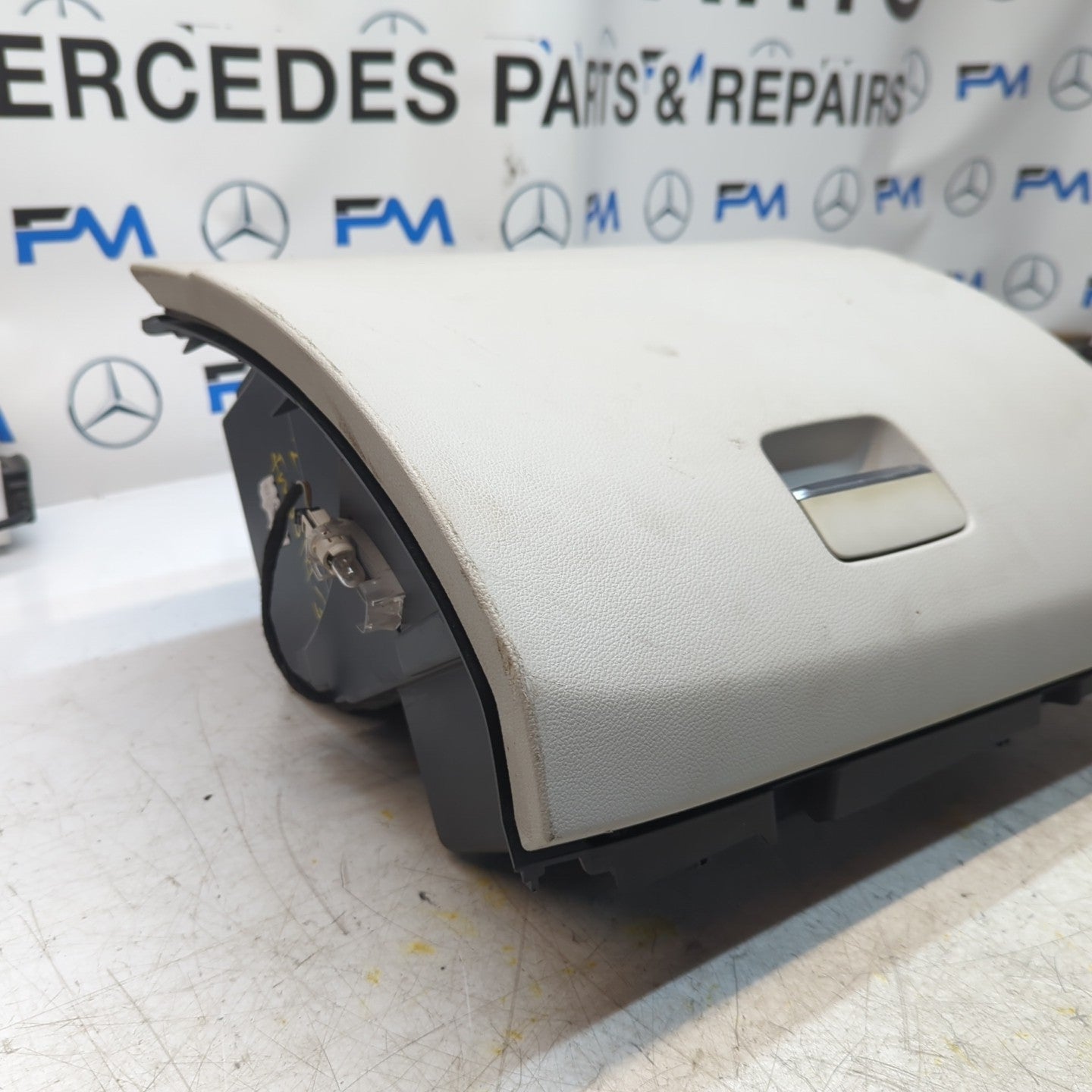 MERCEDES B-CLASS W246 DASHBOARD GLOVEBOX 2012 FM001437