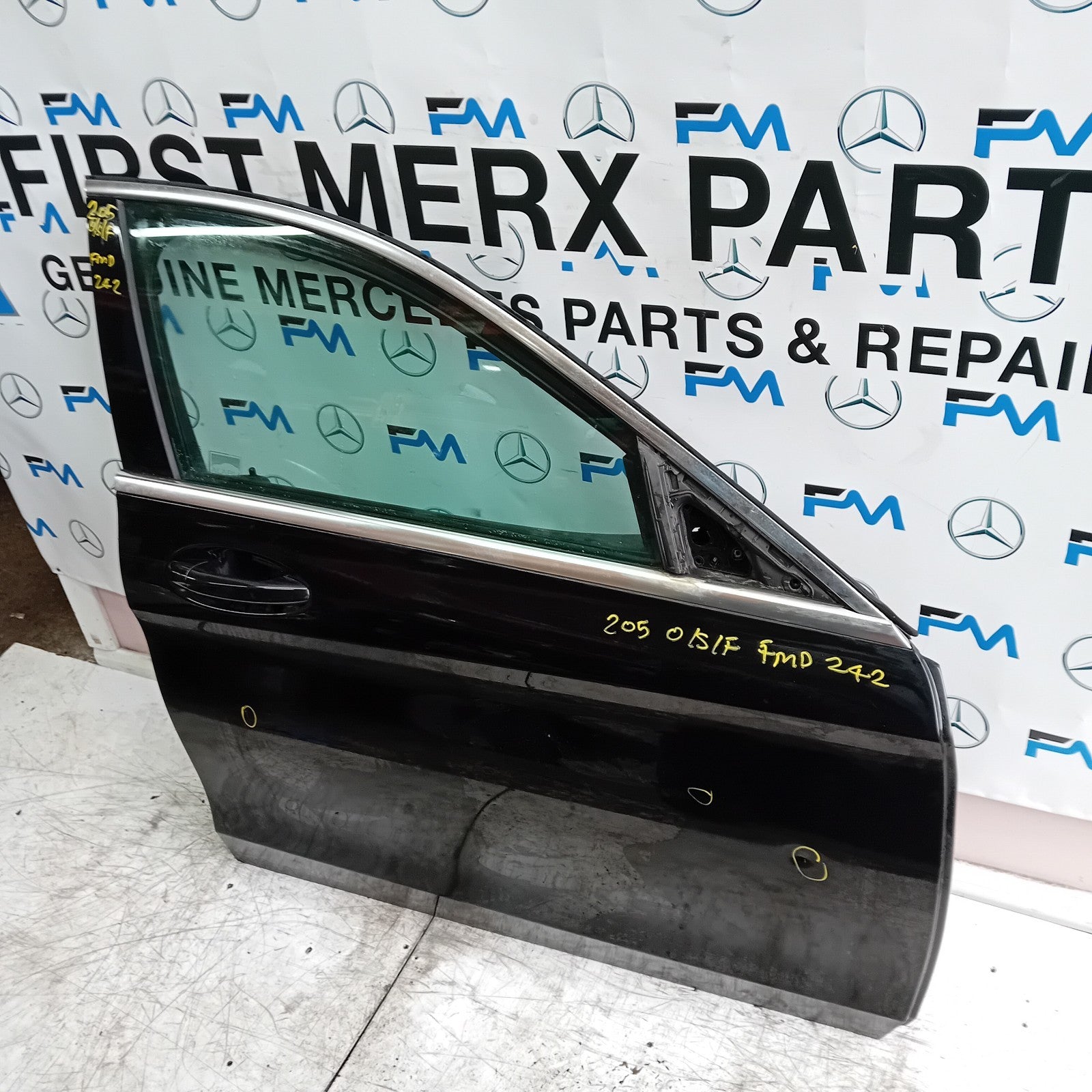 MERCEDES C-CLASS W205 SLN DRIVER FRONT DOOR OSF BLACK 2014 ON COMPLETE FMD242