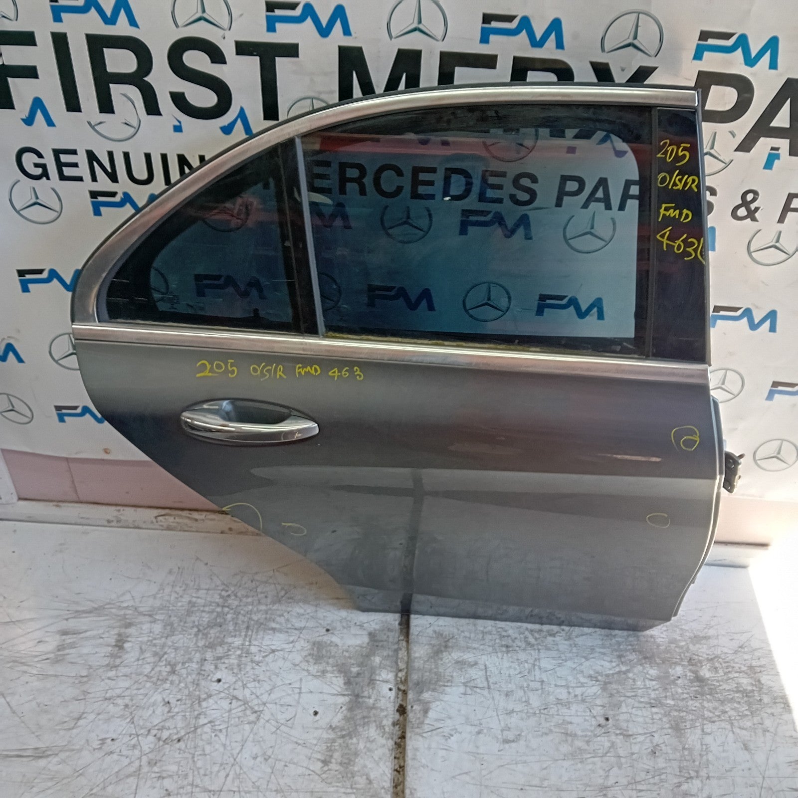 MERCEDES C-CLASS W205 SLN DRIVER REAR DOOR OSR GREY 2014 COMPLETE FMD463