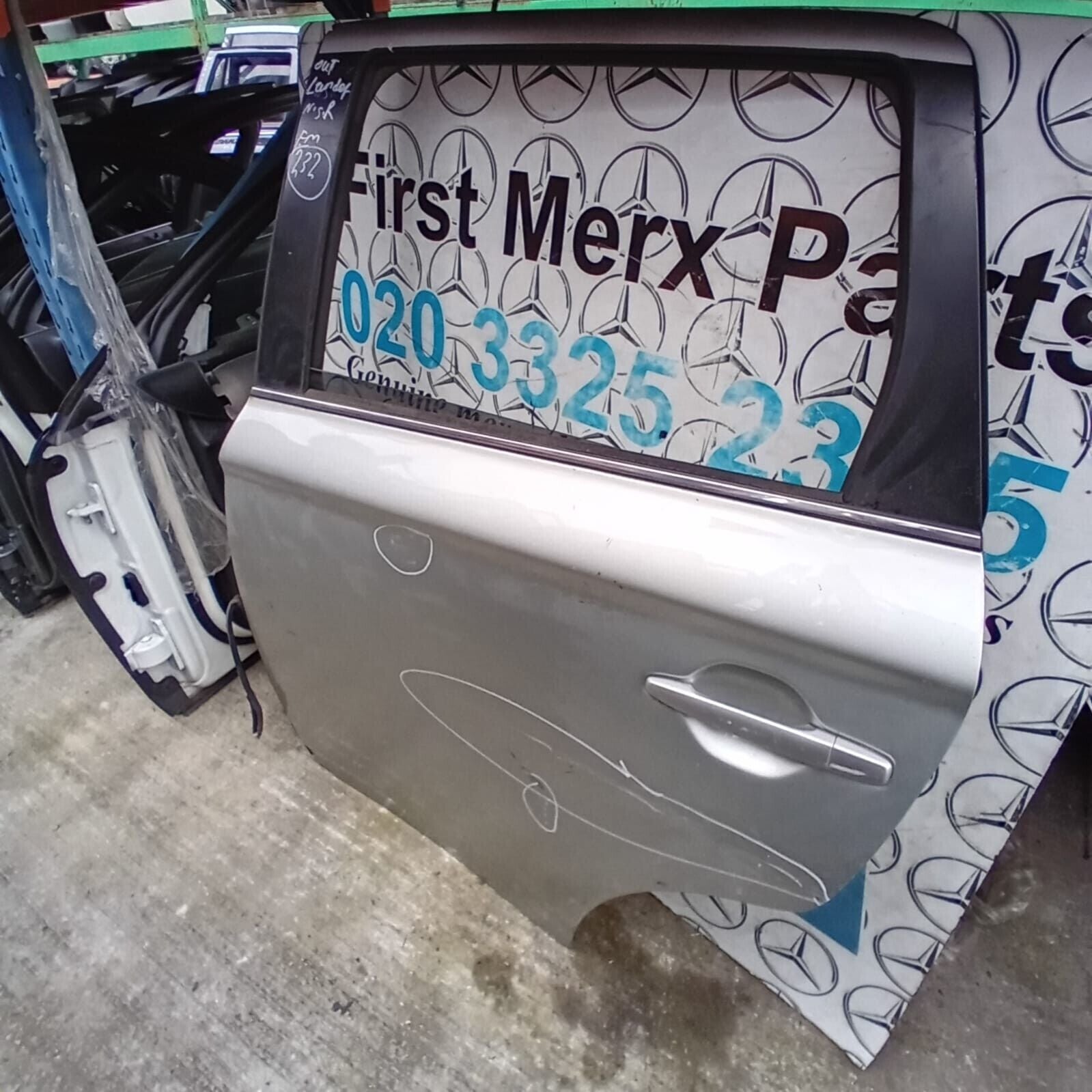 MITSUBISHI OUTLANDER DRIVER SIDE REAR DOOR ( OFF SIDE REAR )