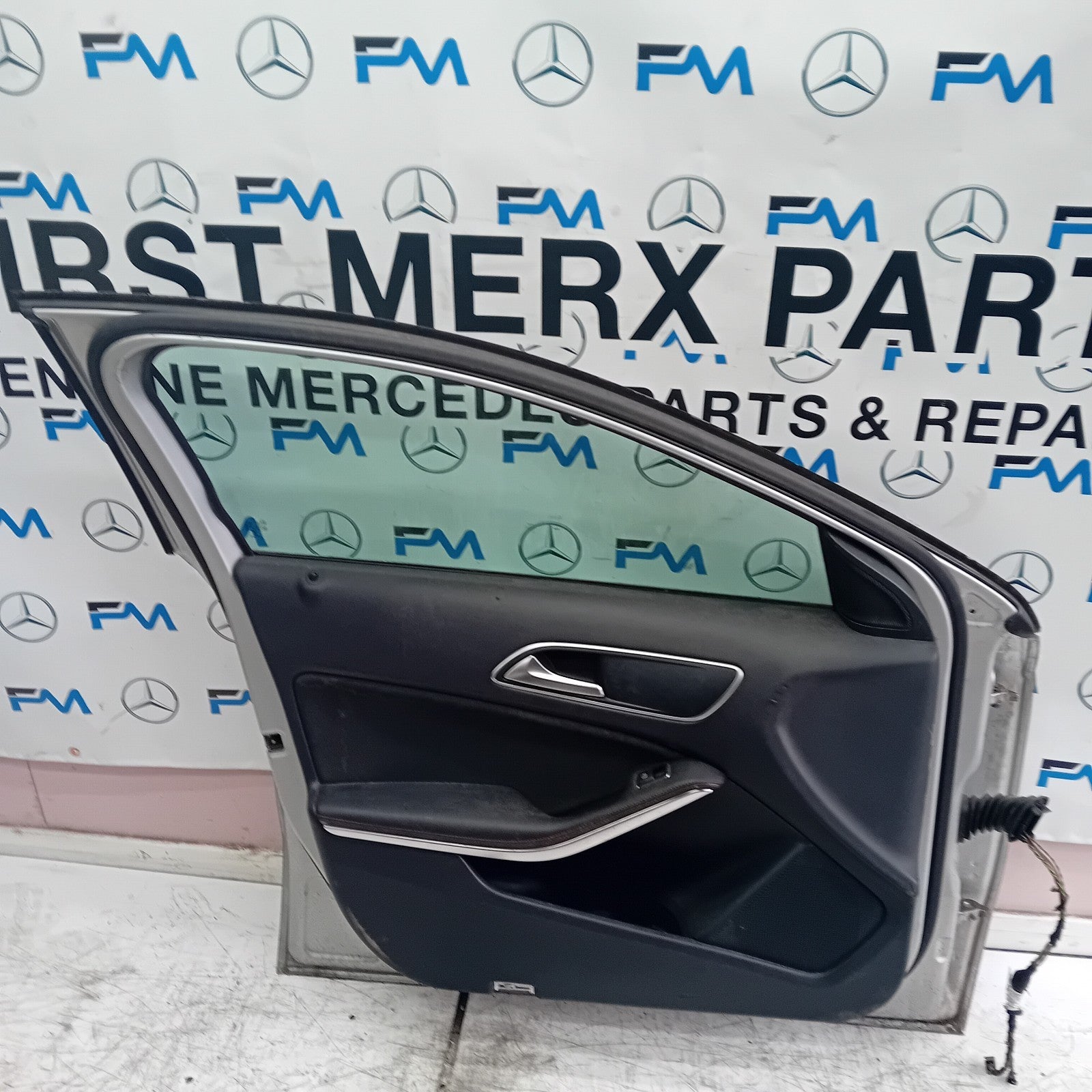 MERCEDES A-CLASS W176 PASSENGER FRONT DOOR N/S/F SILVER 2012-18 COMPLETE FMD157