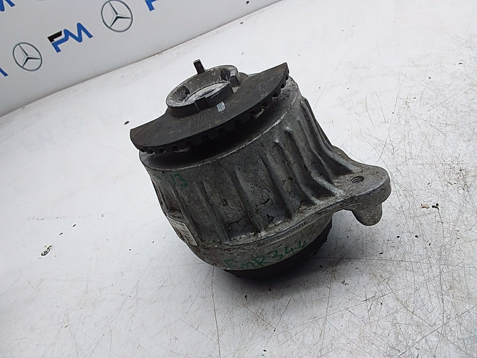 MERCEDES BENZ  E-CLASS  W213  ENGINE MOUNT RIGHT OS A2132400600 FMR344