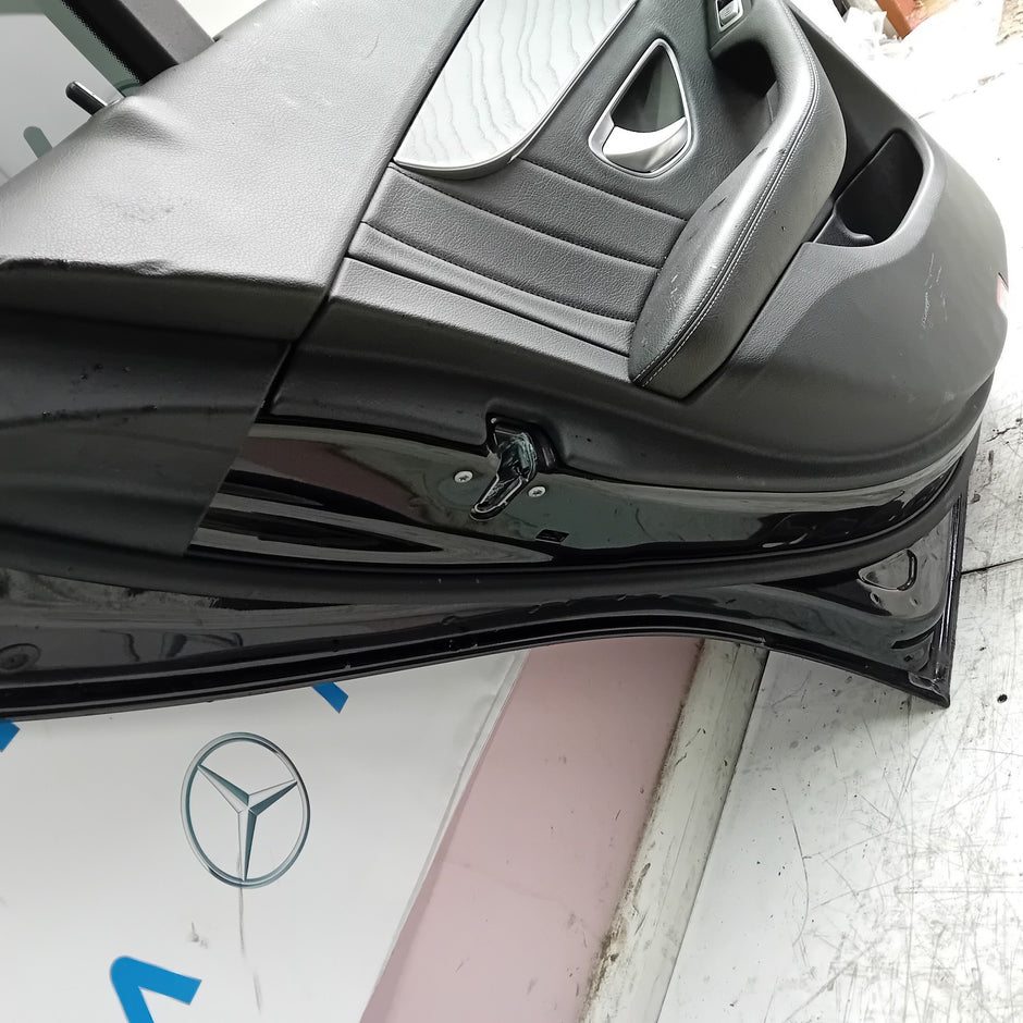 MERCEDES C-CLASS W205 SLN PASSENGER REAR DOOR NSR BLACK 2014 ON COMPLETE FMD241