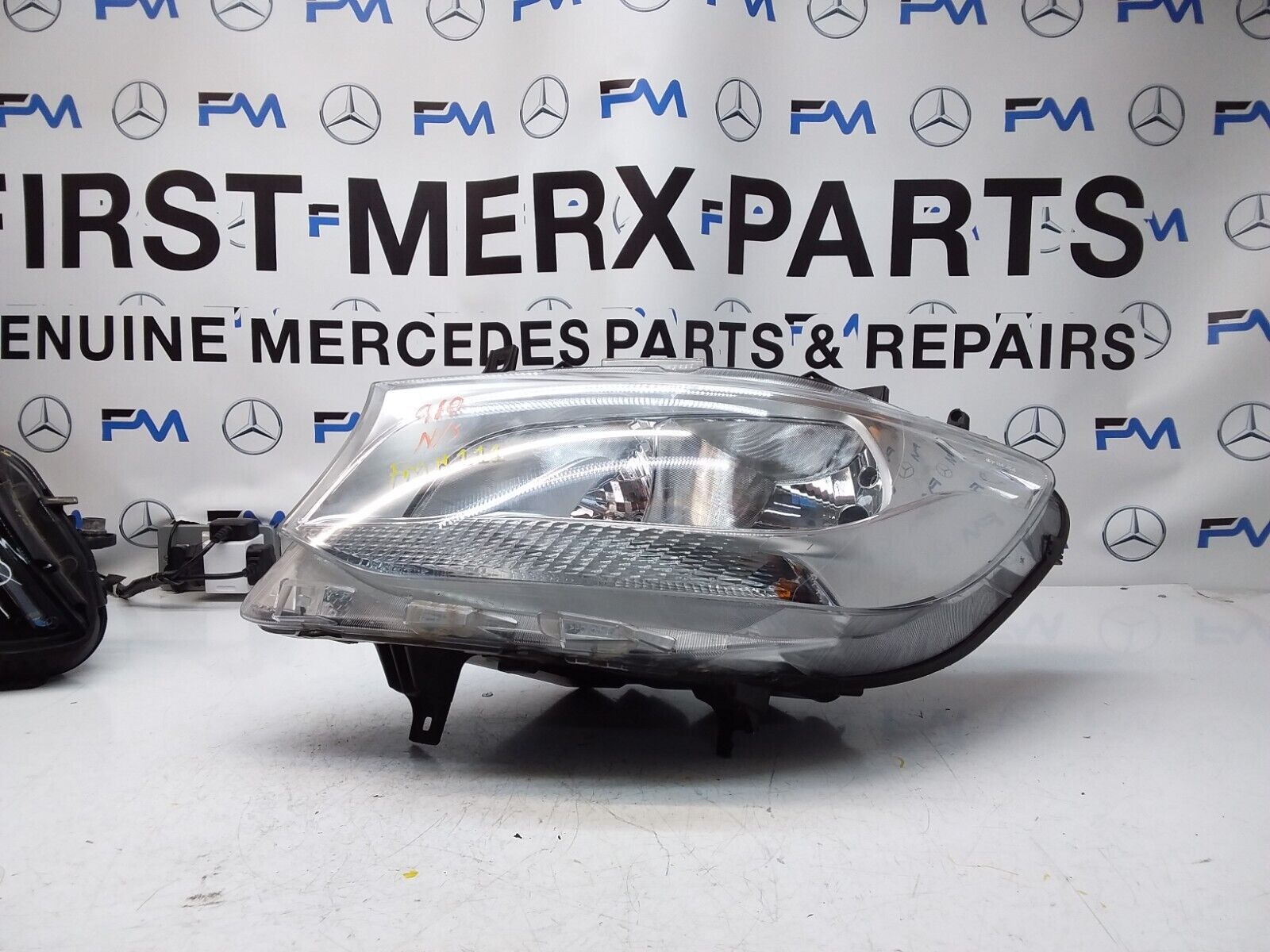 2018 MERCEDES VS30 W910 HEADLIGHT PASSENGER NS A9109060200 FMH111