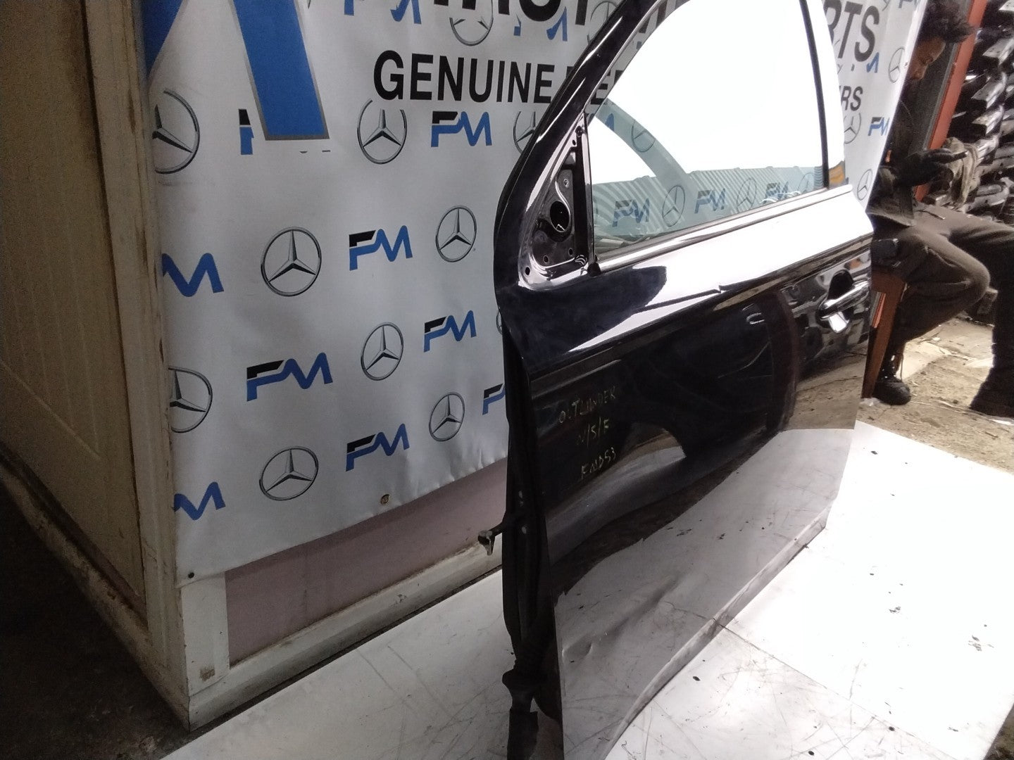 MITSUBISHI OUTLANDER PASSENGER SIDE FRONT DOOR N/S/F COMPLETE BLACK FMD53