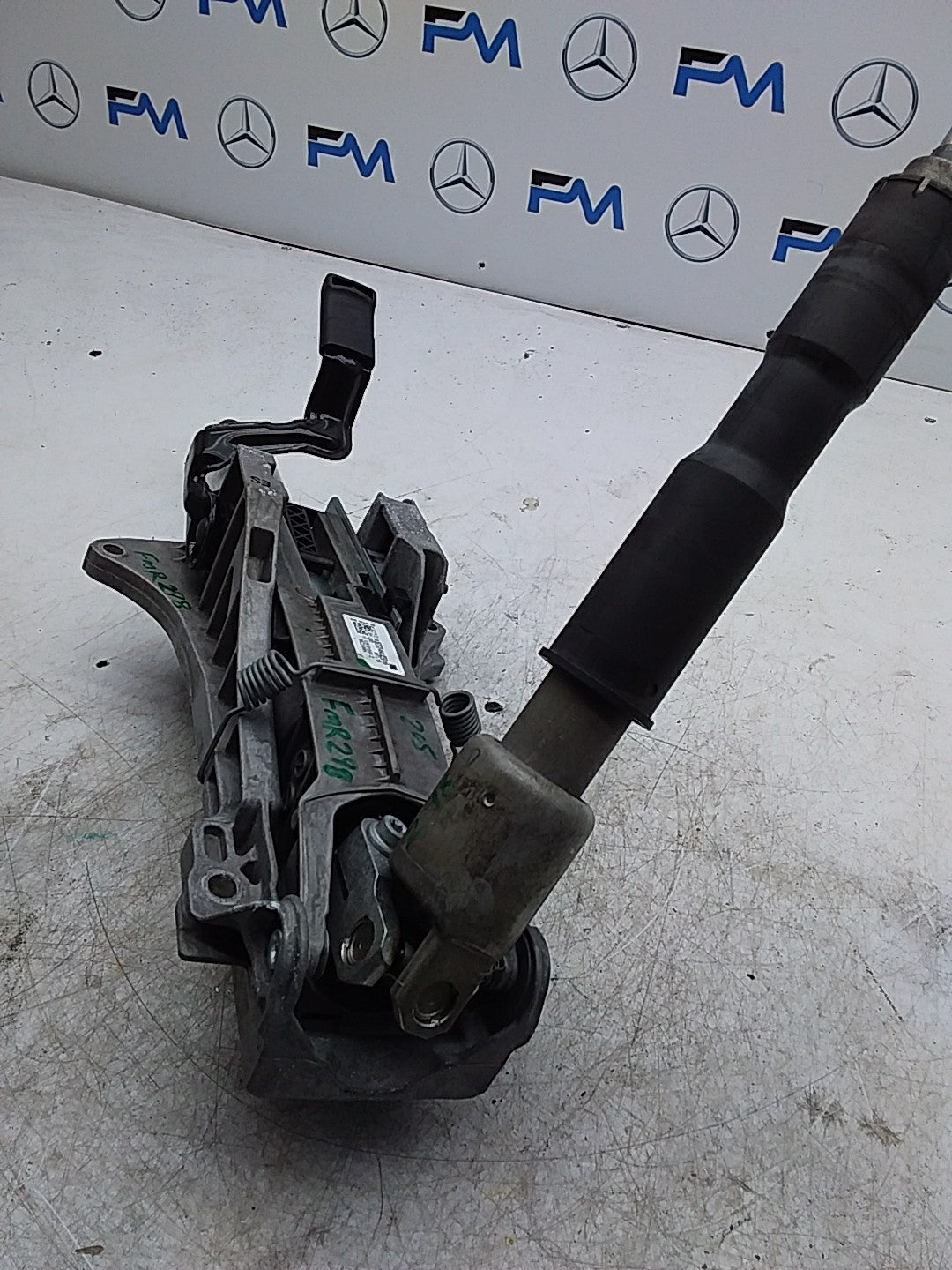 MERCEDES C-CLS W205 ADJUSTABLE STEERING COLUMN AND JOINT  A2054604216 FMR298
