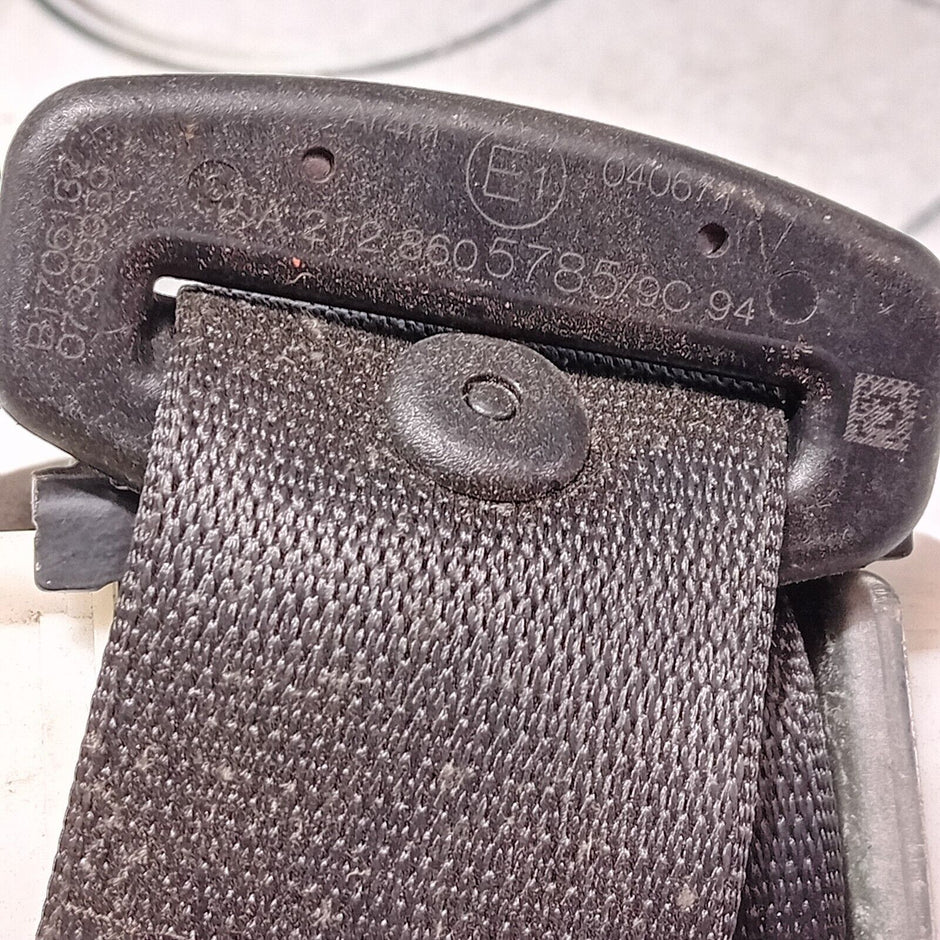 2009/2016  MERCEDES BENZ W212 E CLASS REAR MIDDLE CENTRE SEAT BELT A2128605785