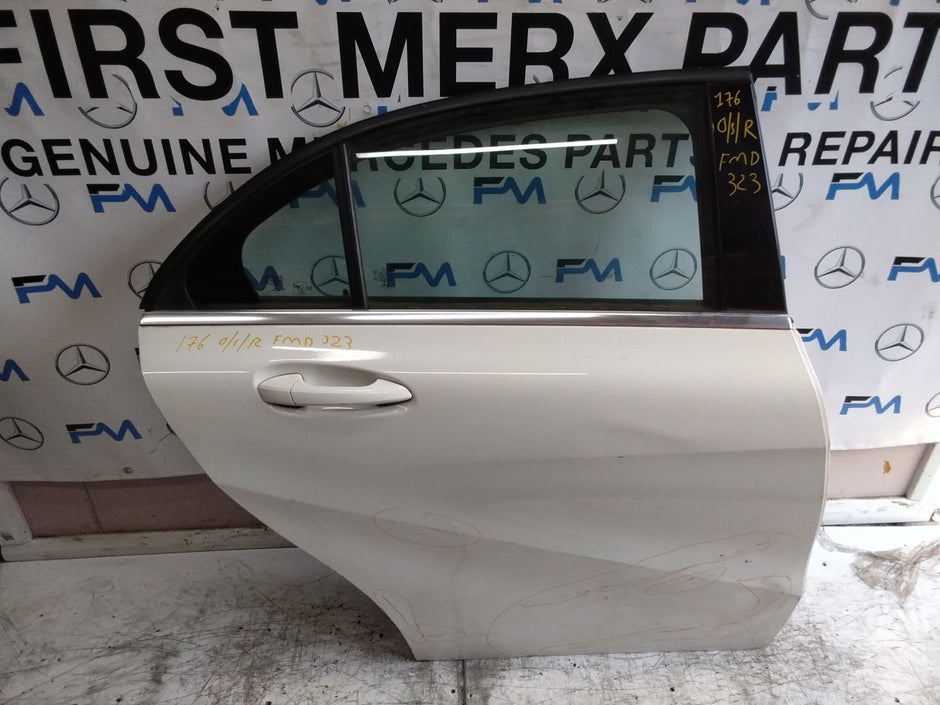 MERCEDES C-CLASS W176 DRIVER REAR DOOR OSR WHITE 2012-18 COMPLETE FMD323