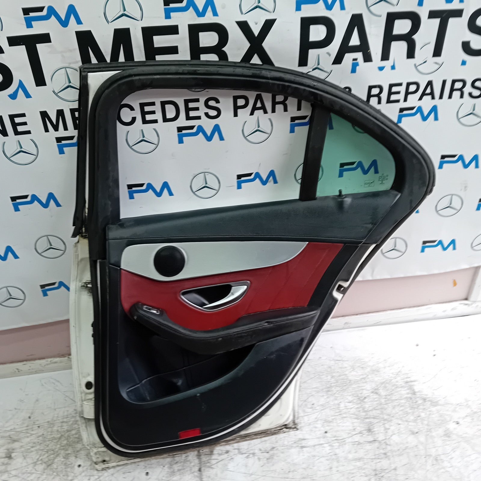 MERCEDES C-CLASS W205 SALOON DRIVER REAR DOOR OSR WHITE 2014ON COMPLETE FMD238