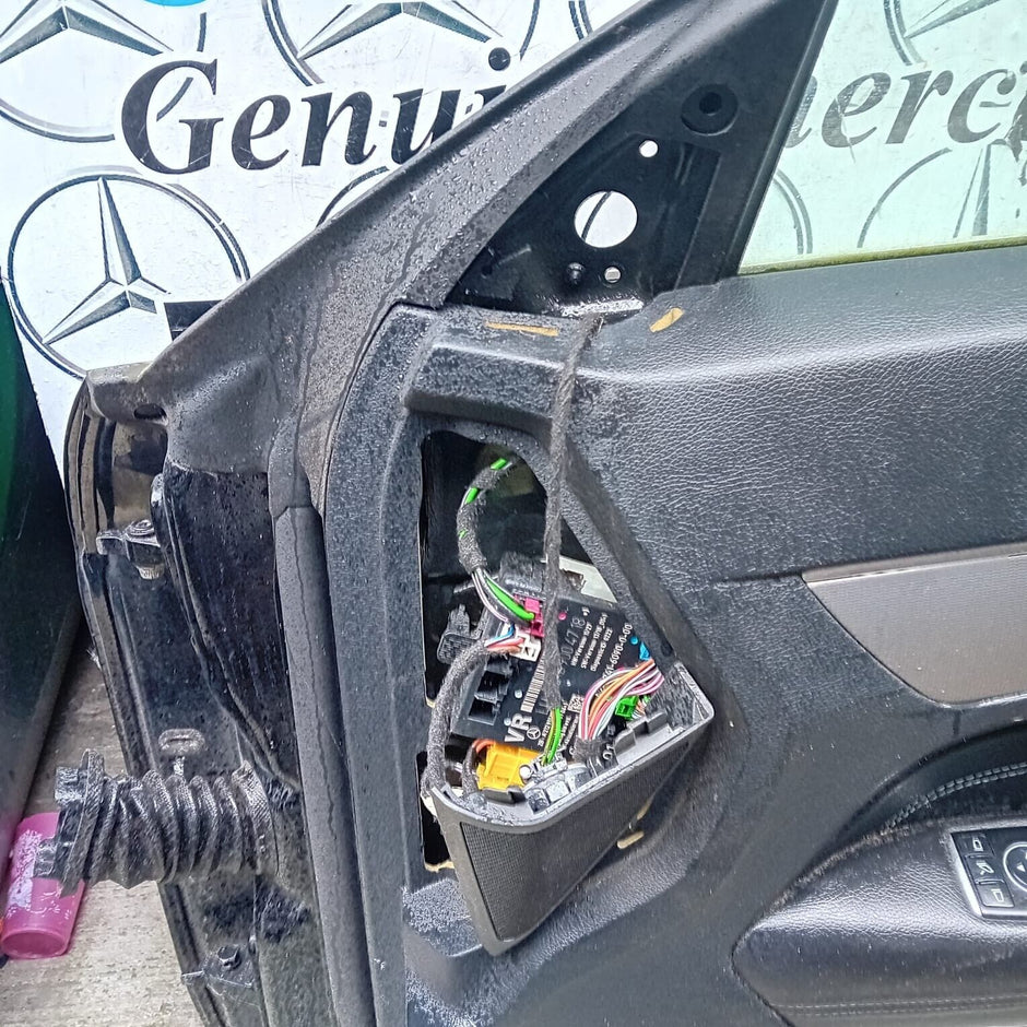 MERCEDES BENZ E-CLASS COUPE  W207  DRIVER SIDE  DOOR ( OFF SIDE )