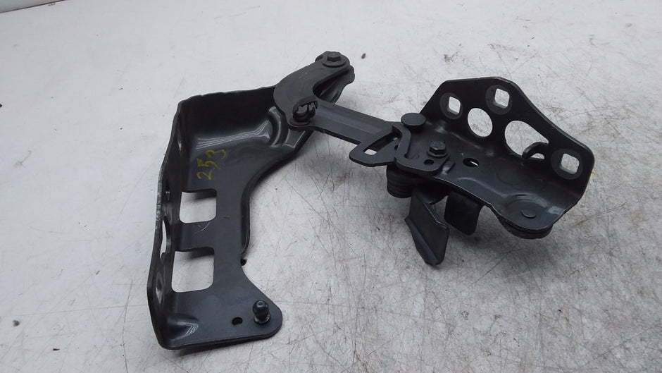 MERCEDES BENZ GLC W253 PASSENGER SIDE BONNET HINGE A2538800128 FMR424