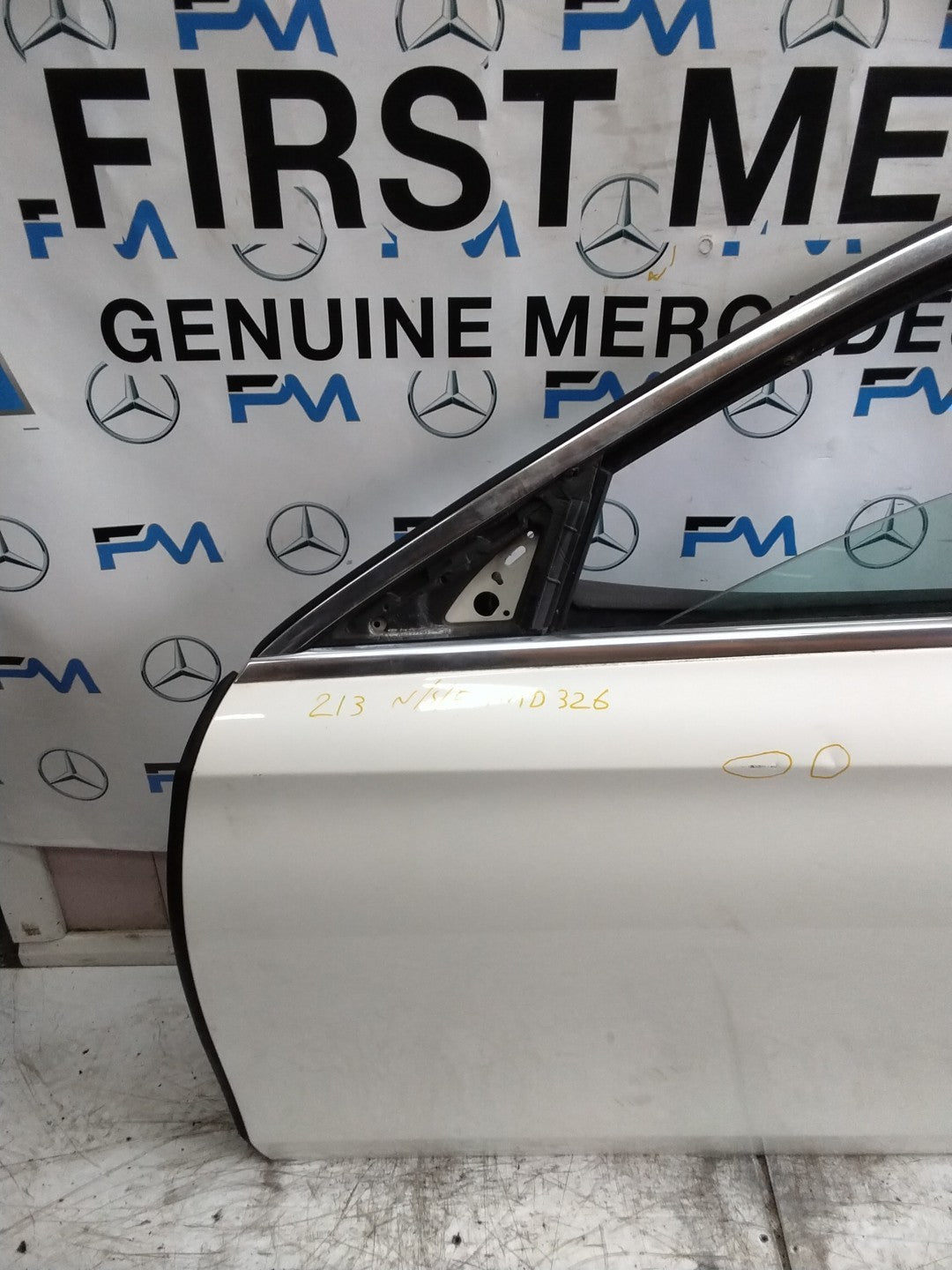 MERCEDES E-CLASS W213 SLN PASSENGER FRONT DOOR NSF WHITE 2016 ON COMPLETE FMD326