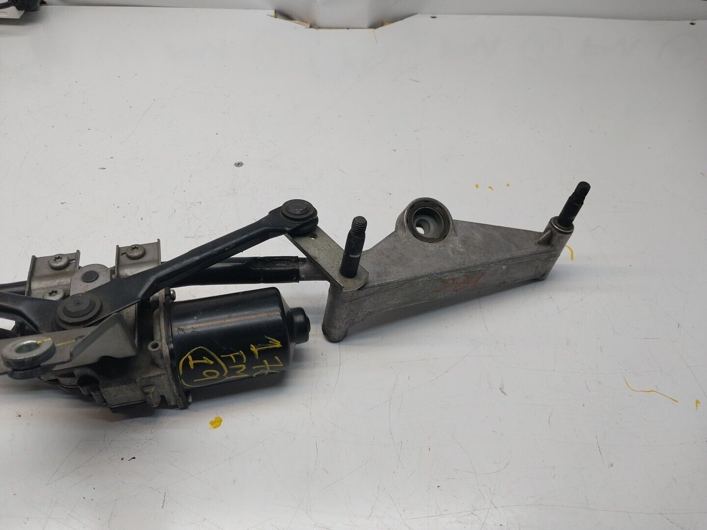 MERCEDES-BENZ A CLA GLA 2015-2018 Wiper Motor Front & Linkage A1769061900FM00227