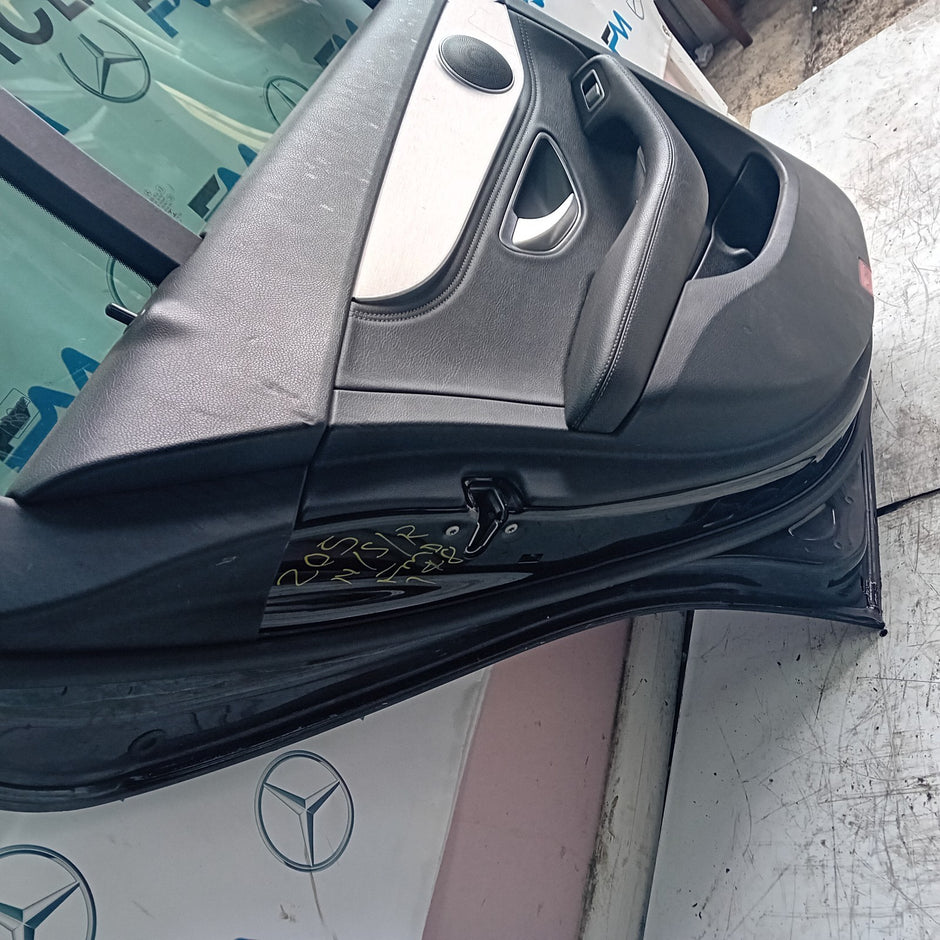MERCEDES BENZ C-CLASS W205 PASSENGER SIDE REAR DOOR N/S/R BLACK  COMPLETE FMD148