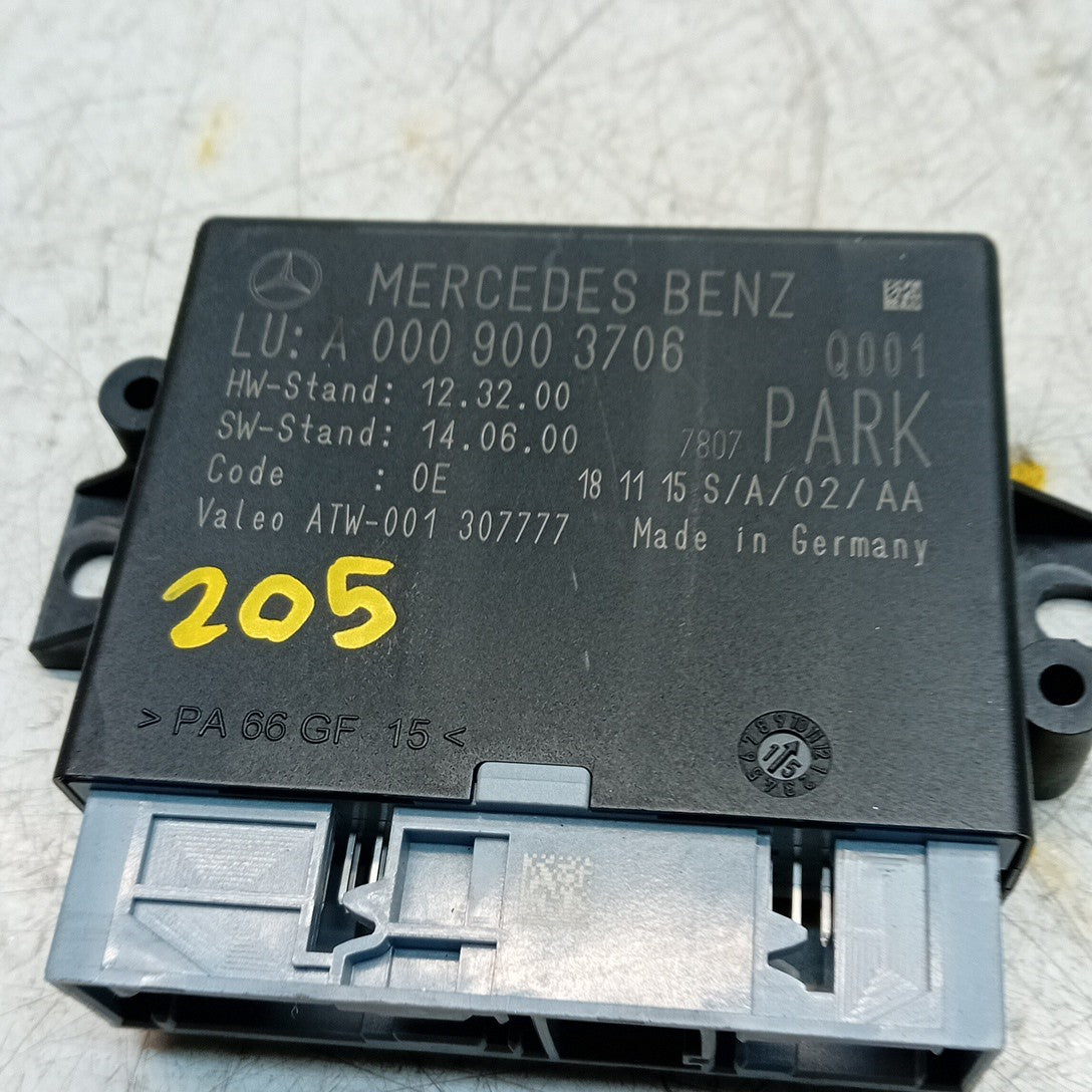 MERCEDES S C-CLASS PARKING SENSOR CONTROL MODULE W205 W222 A0009003706 FM001552