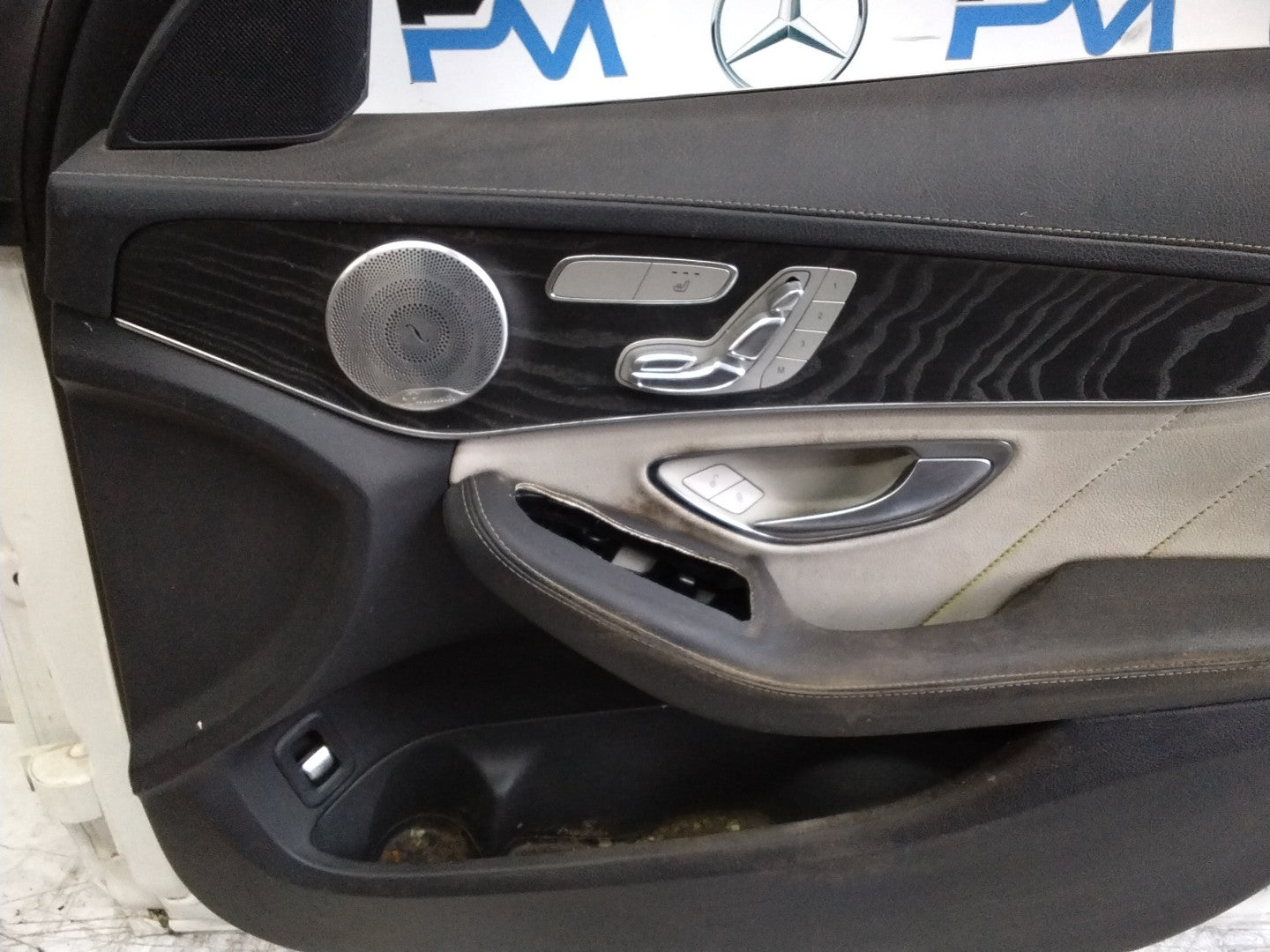 MERCEDES C-CLASS W205 SLN DRIVER FRONT DOOR OSF WHITE 2014 ON COMPLETE FMD329