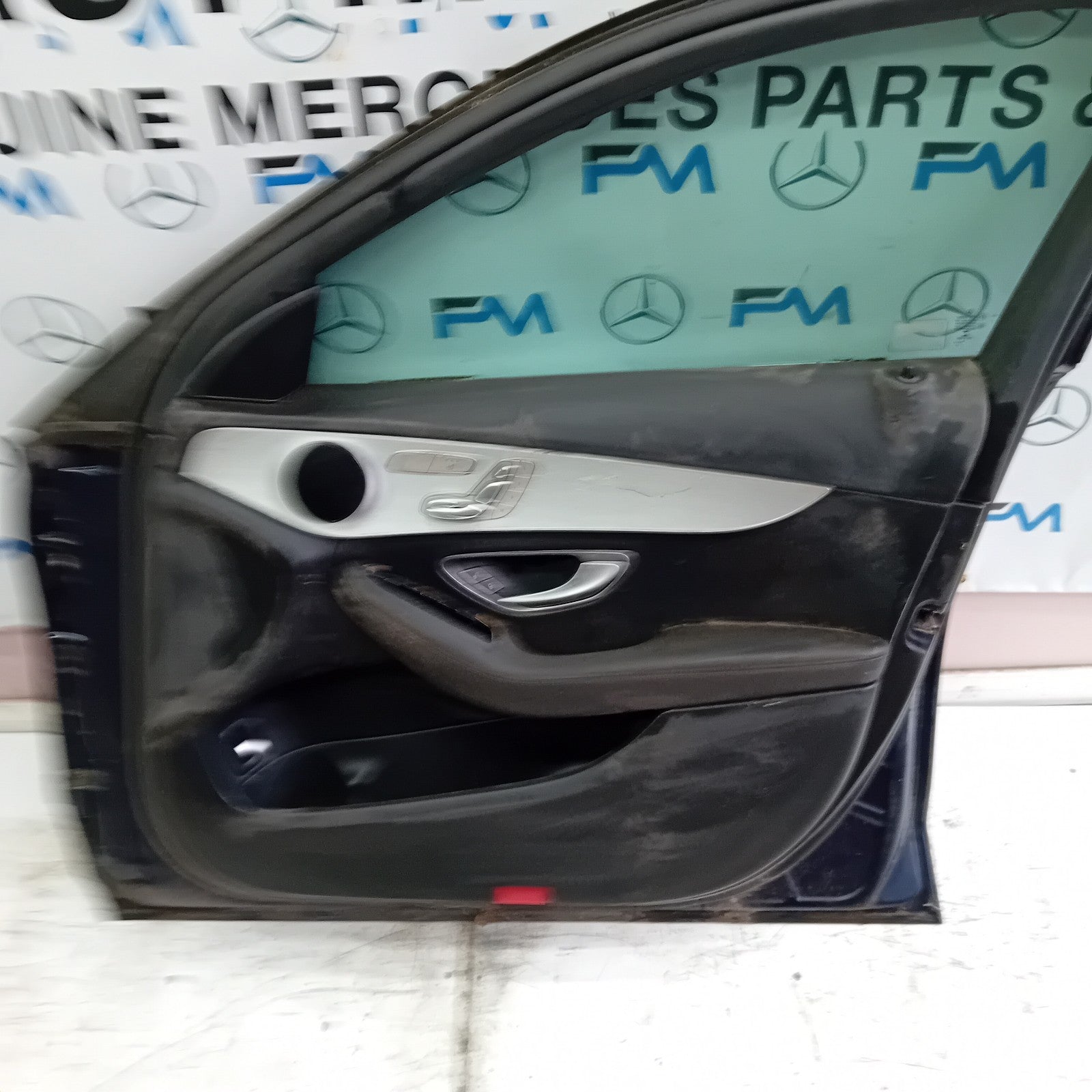 MERCEDES BENZ C-CLASS W205 DRIVER SIDE FRONT DOOR O/S/F  BLUE FMD132