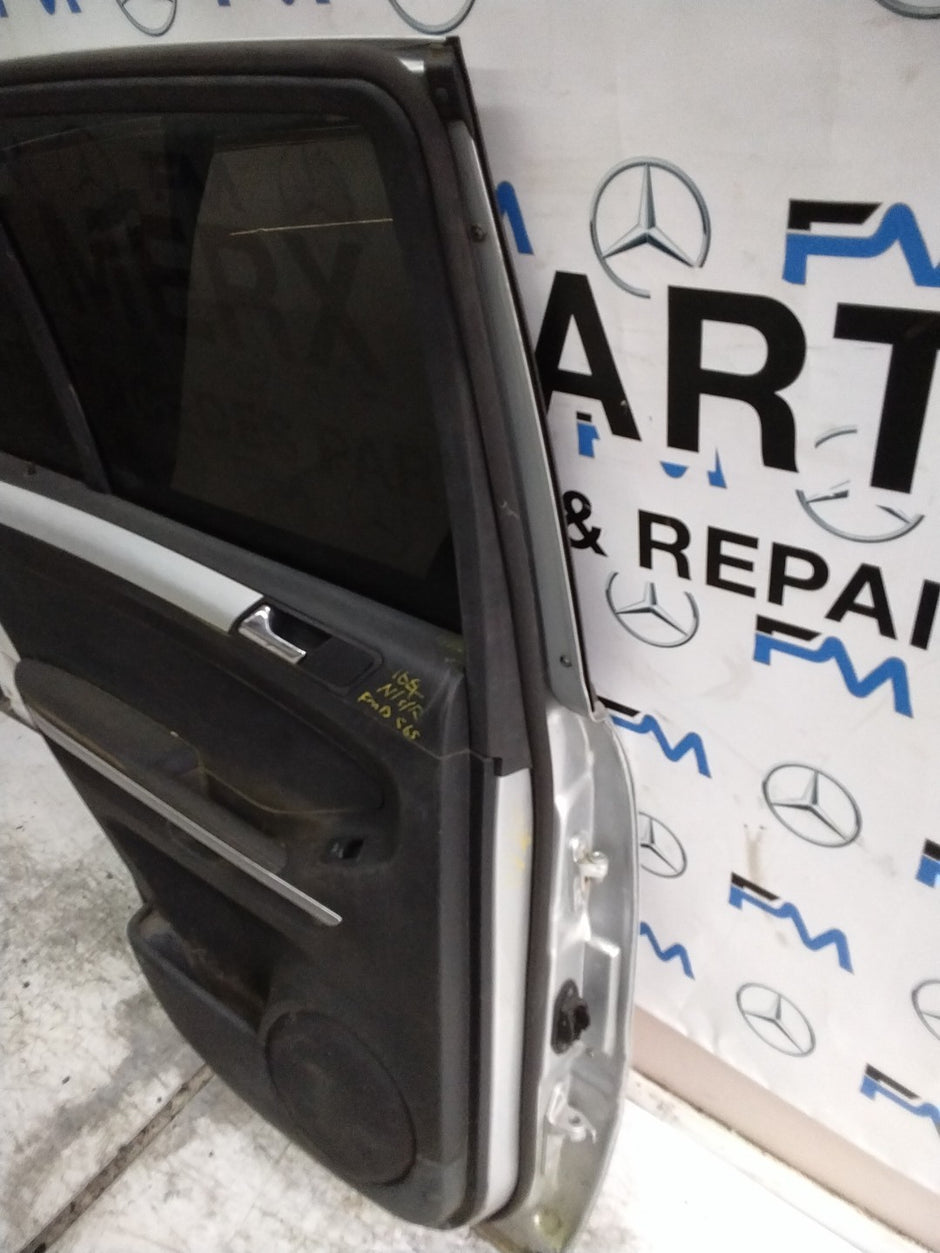MERCEDES M-CLASS W164  PASSENGER REAR DOOR NSR GREY 2005-11 FMD565