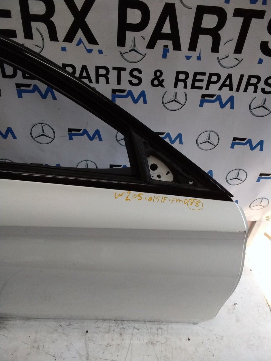 MERCEDES BENZ C-CLASS W205 DRIVER SIDE FRONT DOOR O/S/F COMPLETE WHITE  FMD88
