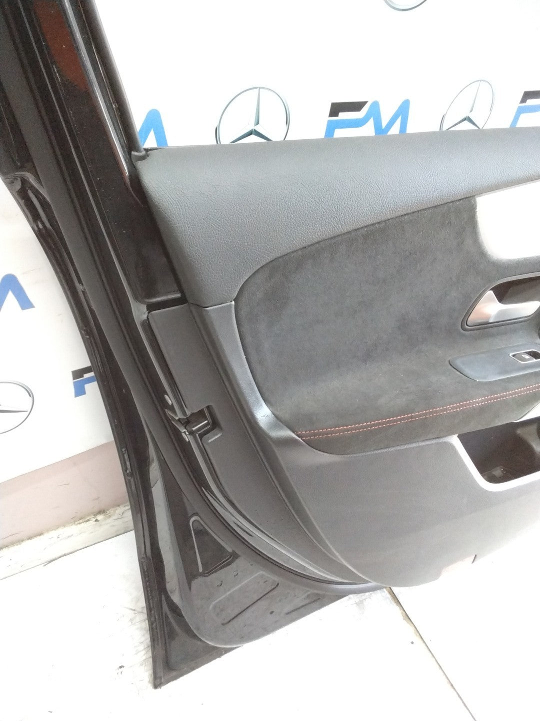 MERCEDES A-CLASS W177 SLN PASSENGER FRON DOOR NSF BLACK 2018 ON COMPLETE FMD320