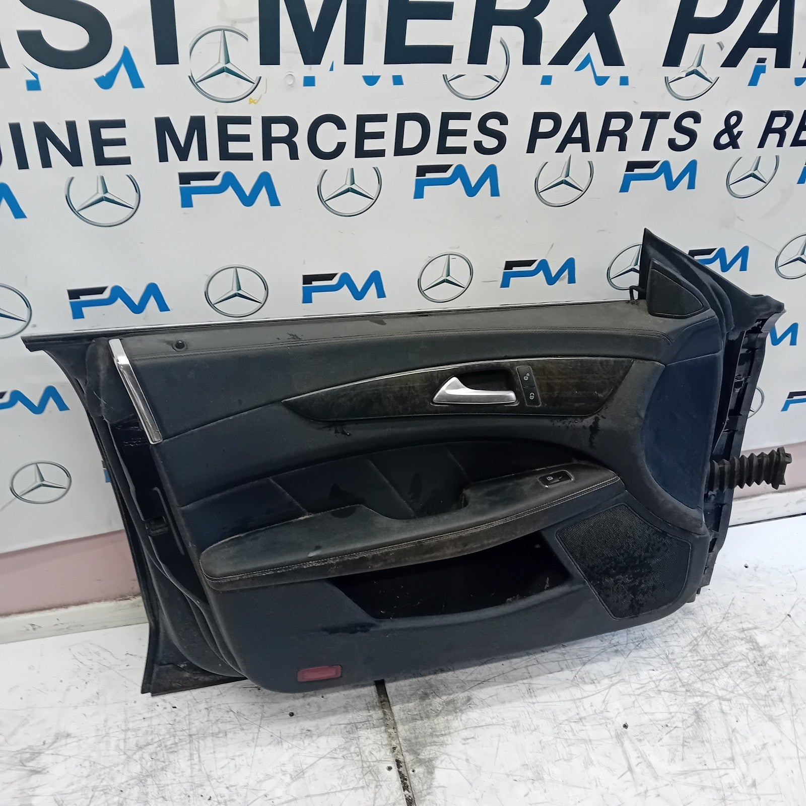 MERCEDES CLS W218 COUPE PASSENGER FRONT DOOR N/S/F BLACK 2011-17 COMPLETE FMD160