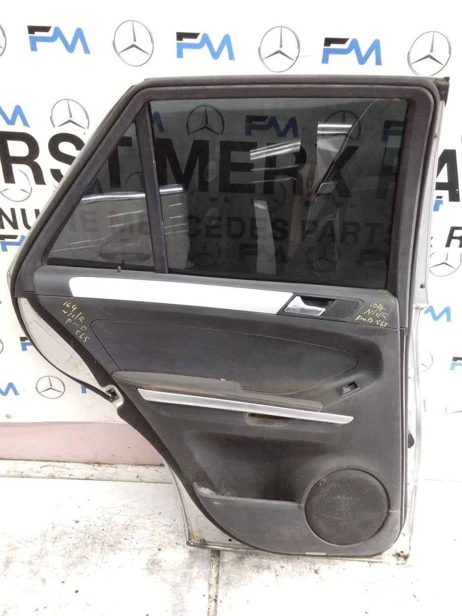 MERCEDES M-CLASS W164  PASSENGER REAR DOOR NSR GREY 2005-11 FMD565