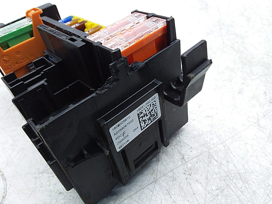 MERCEDES BENZ  C-CLASS W205  FUSE BOX RELAY BOX A2059067200 FMR483