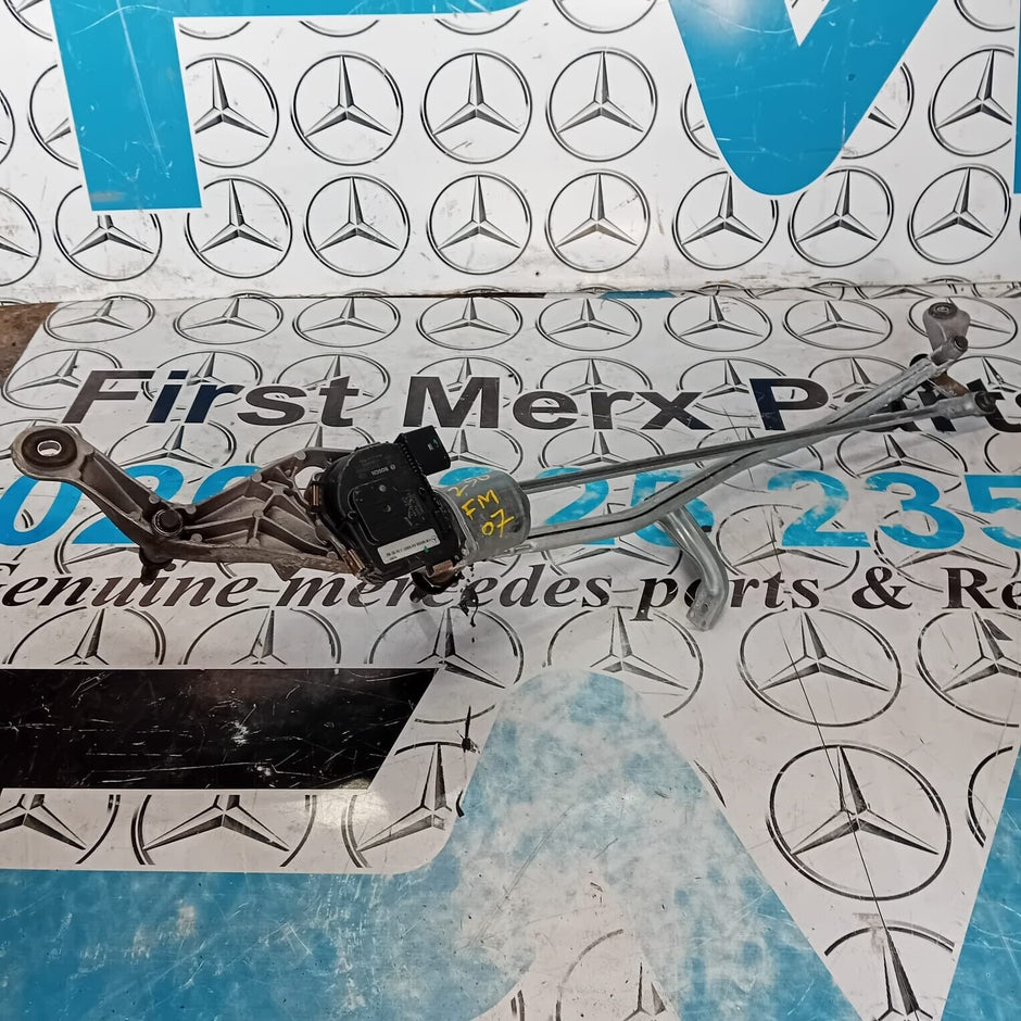 MERCEDES E CLASS COUPE W238 2014-2018 FRONT WIPER MOTOR AND LINKAGE A2388207200