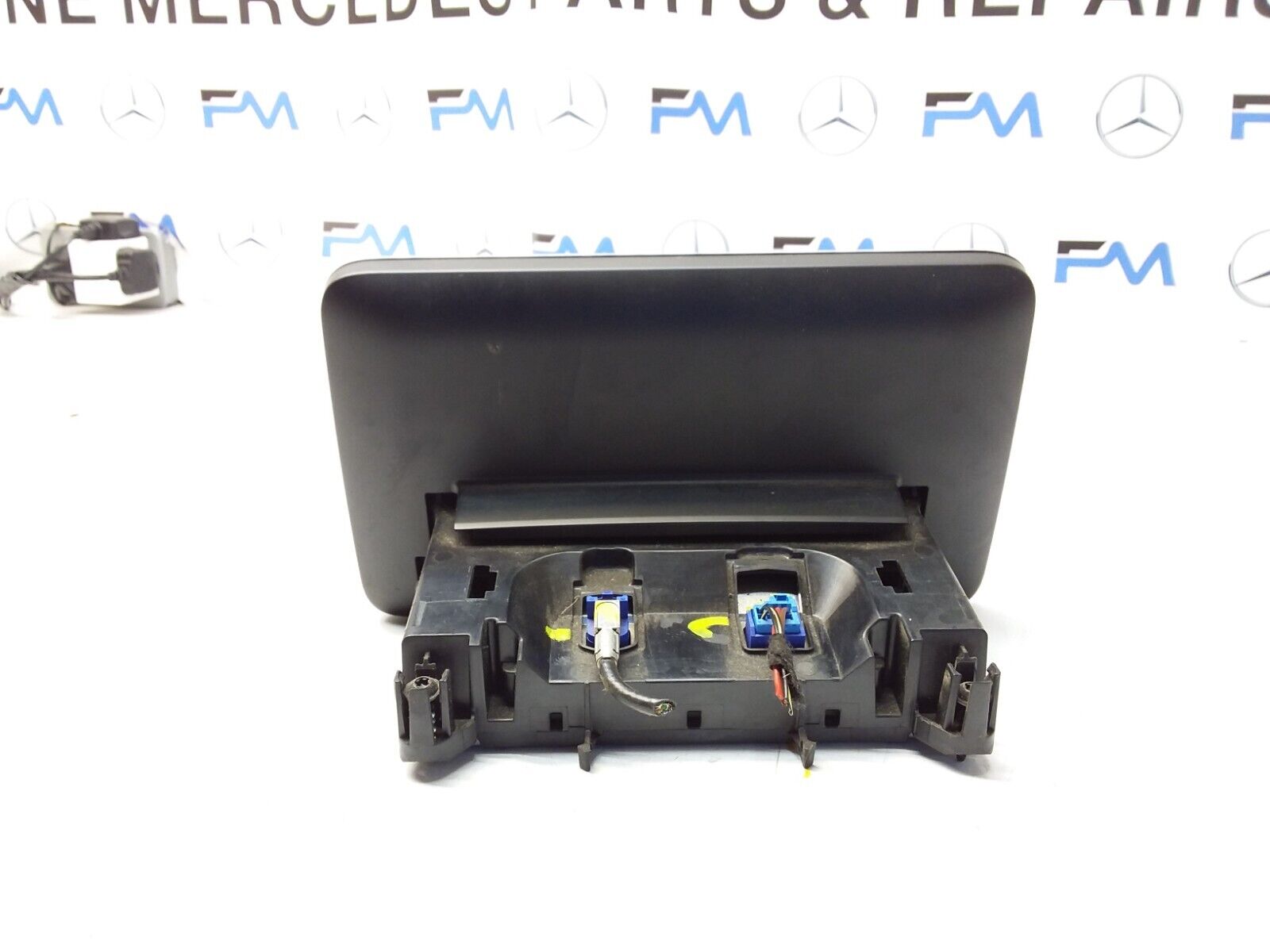 MERCEDES C-CLASS W205 2014 SAT NAV MULTIMEDIA SCREEN A2059004113 FM00687