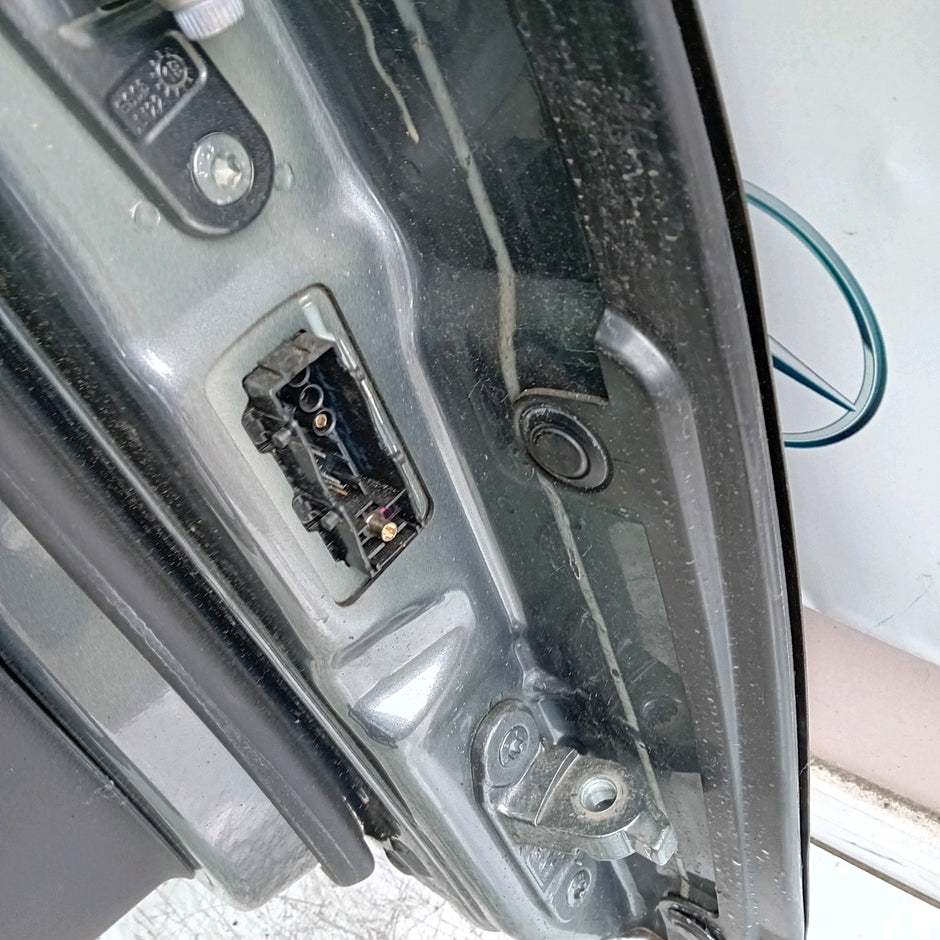 MERCEDES E-CLASS W238 PASSENGER FRONT DOOR NSF 2016 ON GREY COMPLETE FMD407