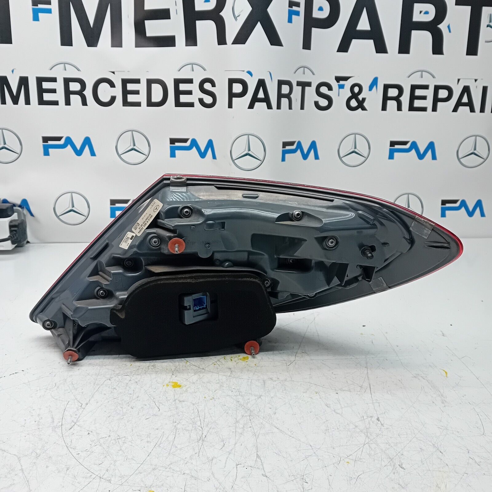 MERCEDES E-CLASS W213 2017 REAR PASSENGER N/S TAIL LIGHT A2139067700 FMT47