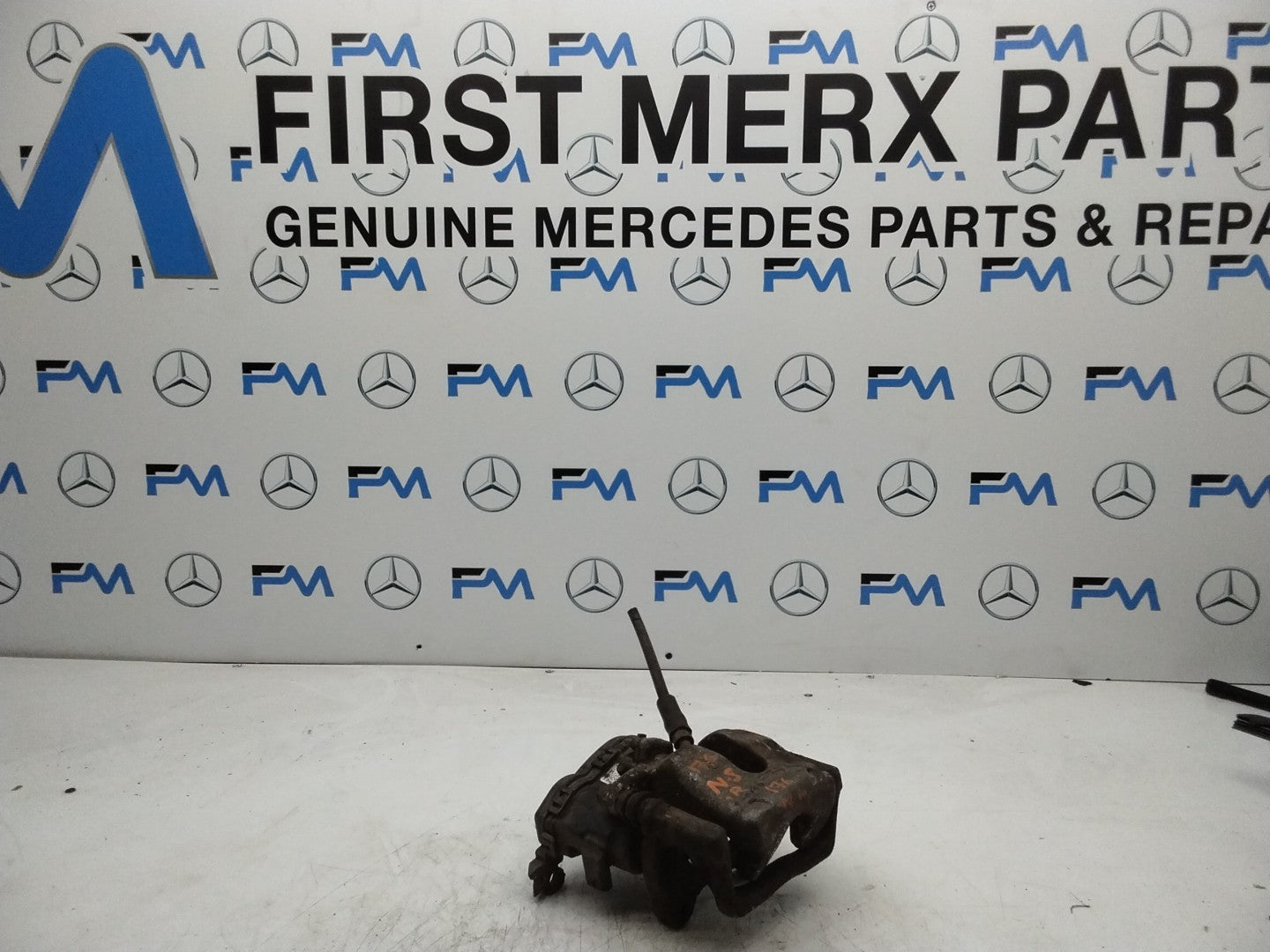 MERCEDES  B-CLASS W246 BRAKE CALIPER REAR LEFT PASSENGER SIDE A2464230198 FMR136
