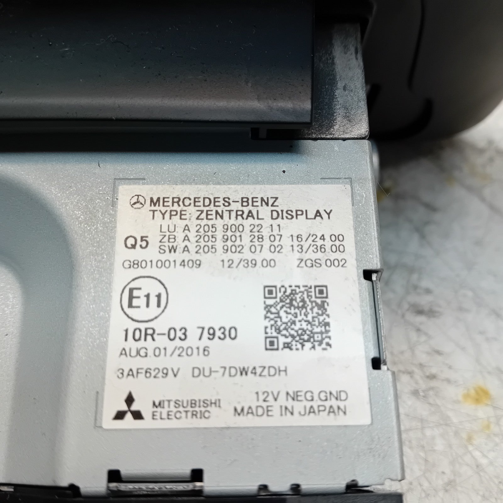 MERCEDES BENZ C-CLASS W205 DISPLAY SCREEN A2059002211 2014 ON ON FM001497
