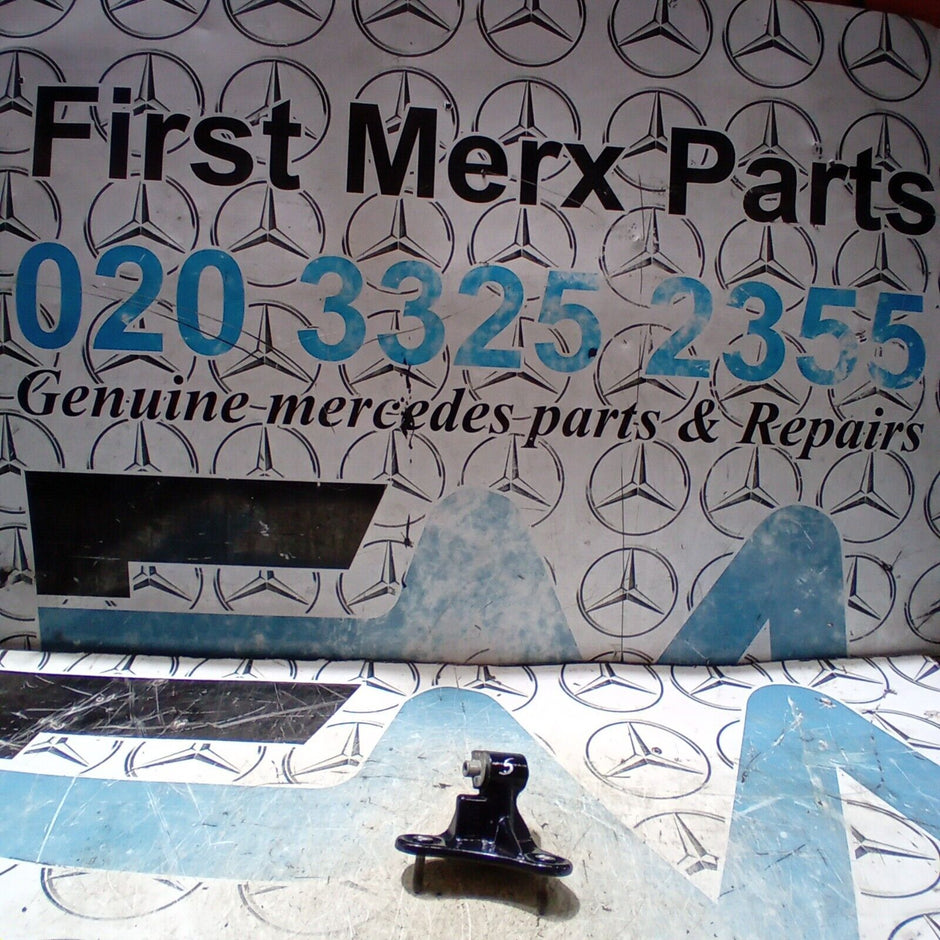 MERCEDES A CLASS W176 PASSENGER NEAR SIDE REAR TOP UPPER DOOR HINGE R460819