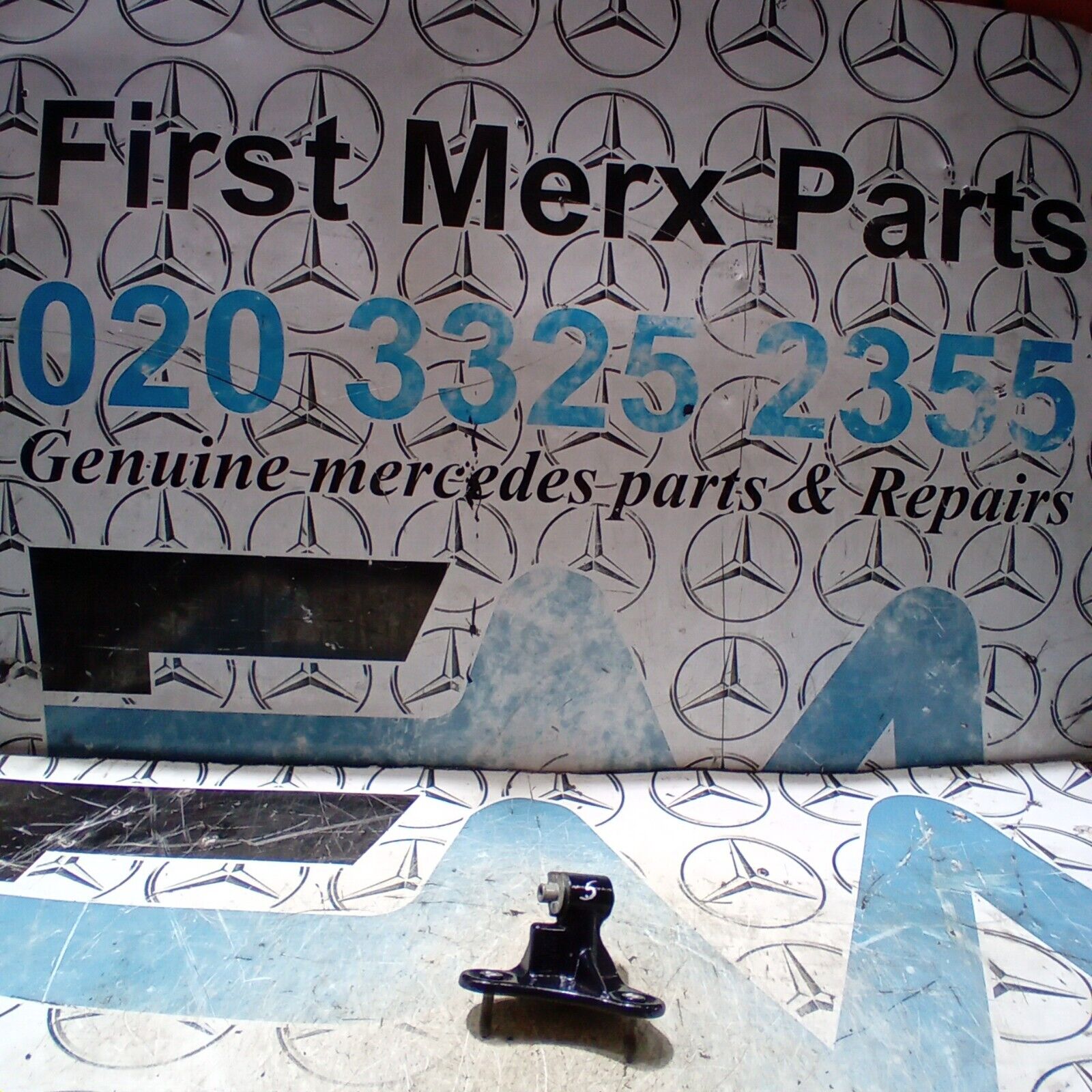 MERCEDES A CLASS W176 PASSENGER NEAR SIDE REAR TOP UPPER DOOR HINGE R460819
