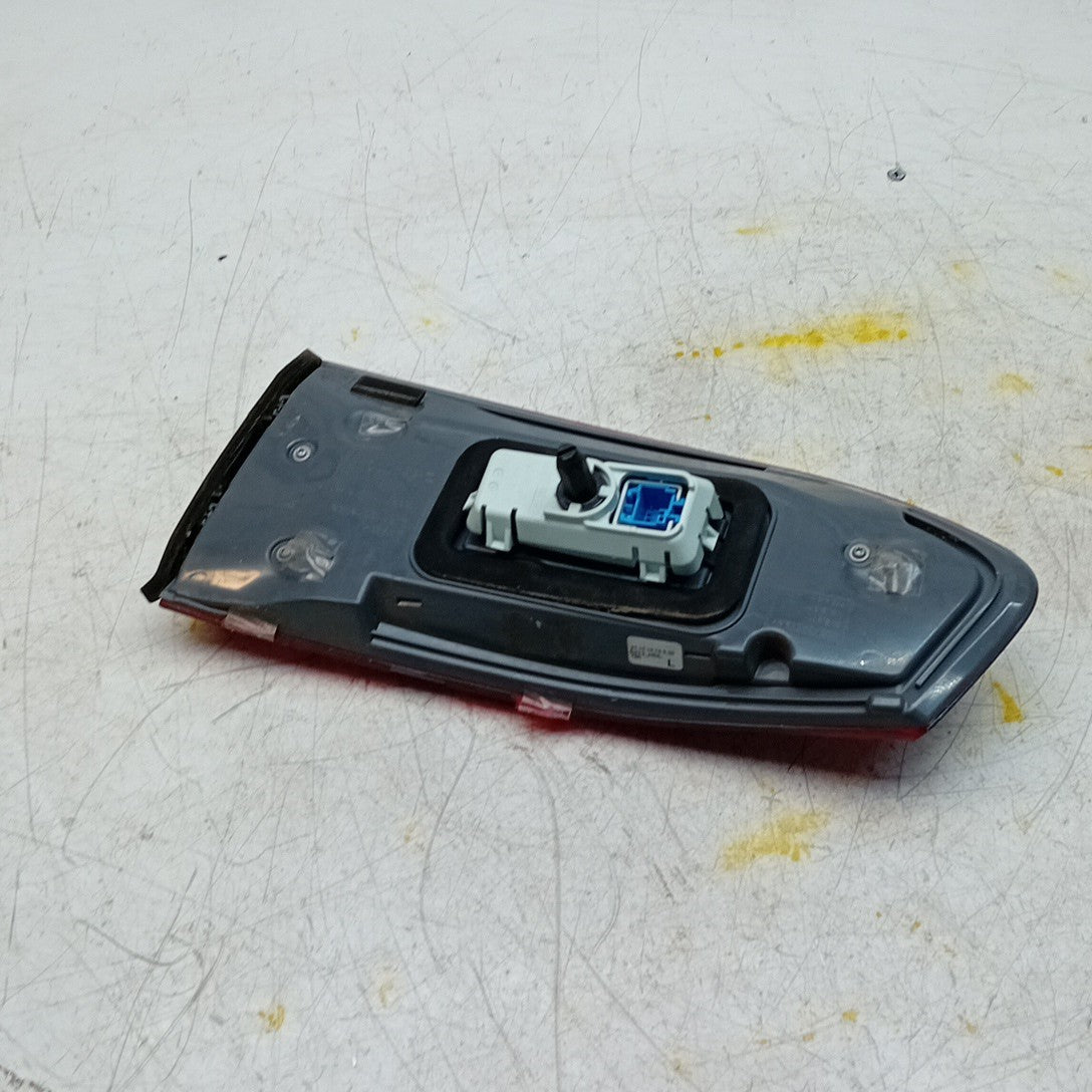 MERCEDES BENZ  E-CLASS W213 PASSENGER LEFT NS REAR INNER TAIL LIGHT FMT261