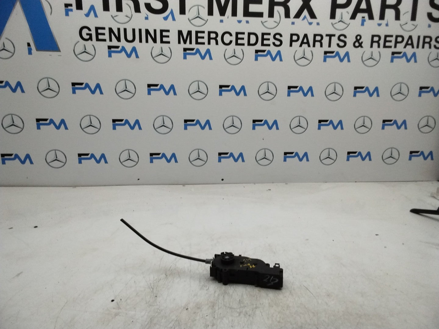 MERCEDES MERCEDES E-CLASS W212 REAR TAILGATE LOCK ACTUATOR A2047500060 FMR36