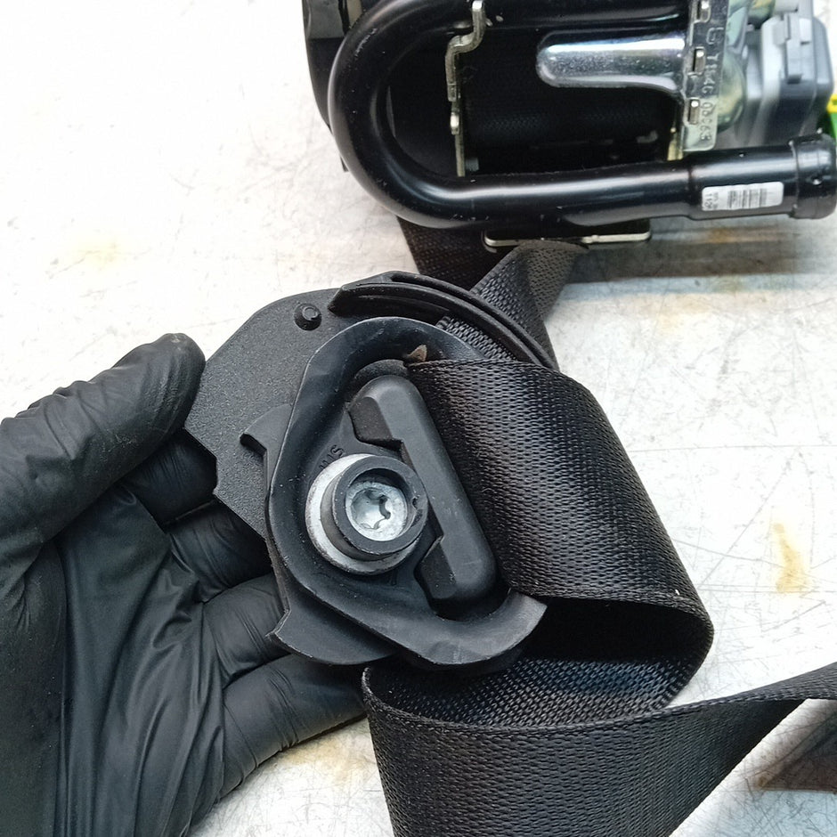 MERCEDES E-CLASS W212 SEAT BELT FRONT LEFT PASSENGER SIDE NSF A2128600786 FMS475
