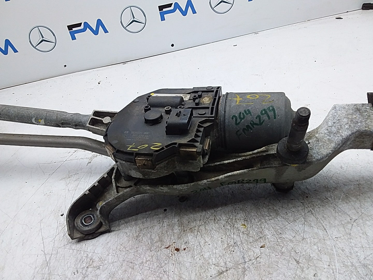MERCEDES C-CLS W204 WIND SCREEN WIPER LINKAGE AND MOTOR A2048201140 FMR299