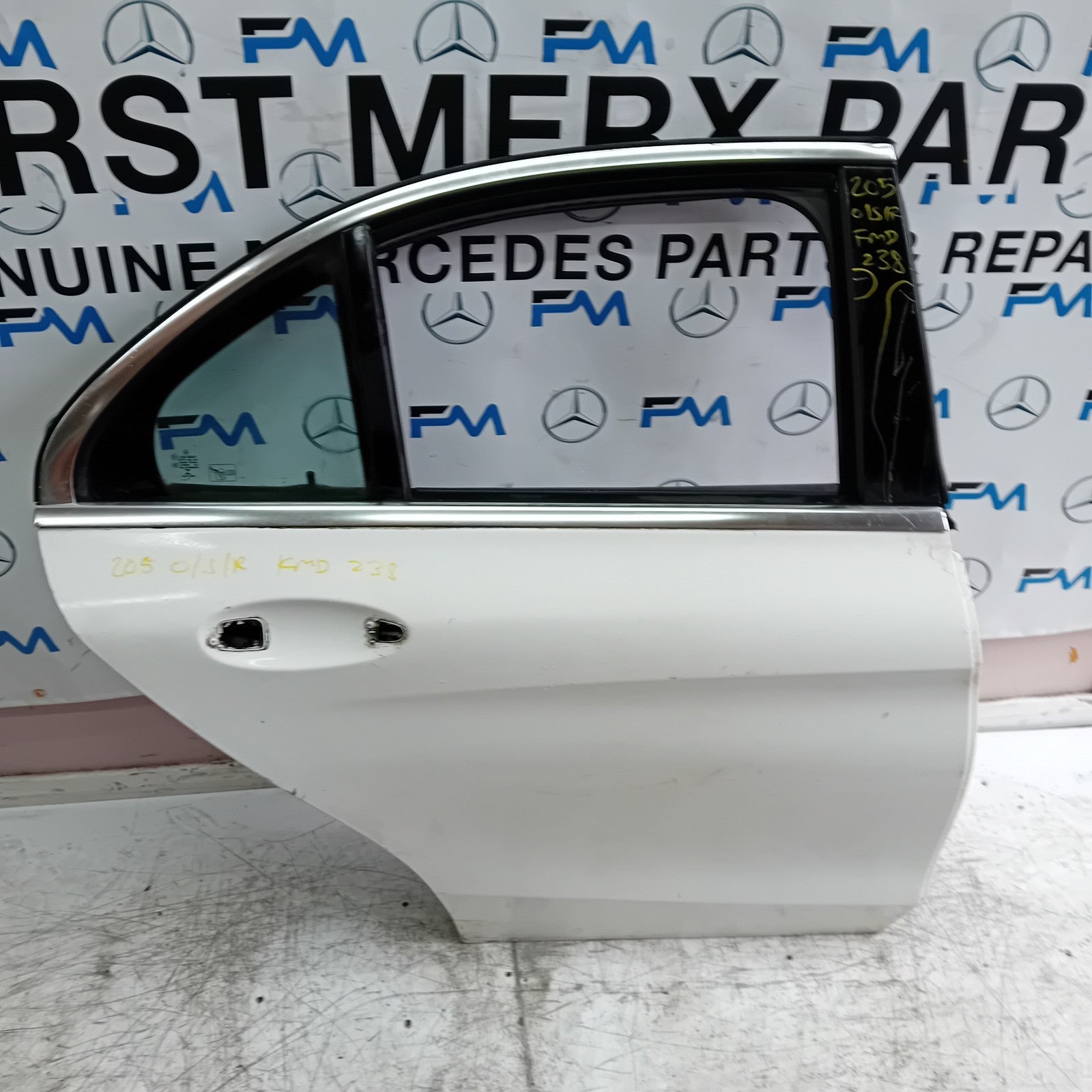 MERCEDES C-CLASS W205 SALOON DRIVER REAR DOOR OSR WHITE 2014ON COMPLETE FMD238