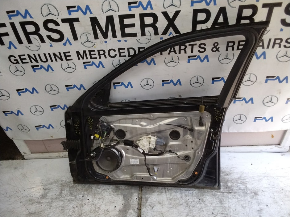MERCEDES BENZ  C-CLASS W204 DRIVER FRONT DOOR OSF BLACK 2008-14  FMD581