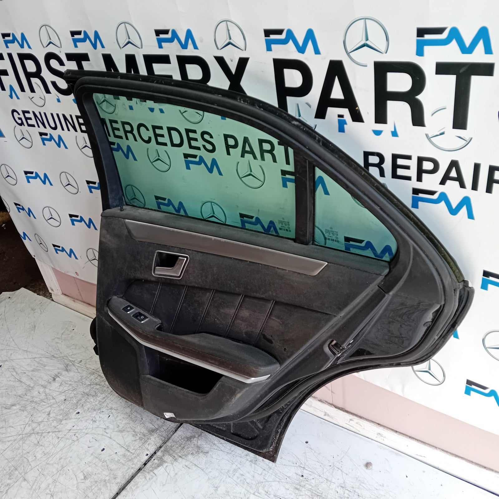 MERCEDES BENZ E-CLASS W212 DRIVER REAR DOOR OSR BLUE 2009- 2016 COMPLETE FMD208